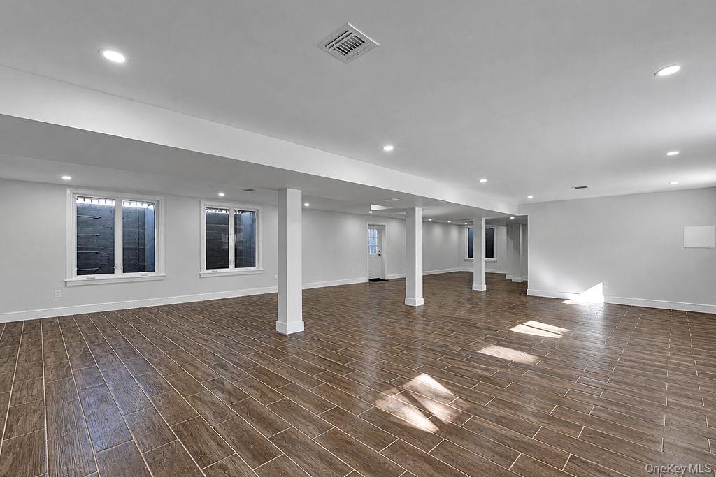 Single Family Ferraris Street  Suffolk County, NY 11726, MLS-1047354-31