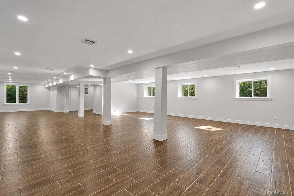 Single Family Ferraris Street  Suffolk County, NY 11726, MLS-1047354-32