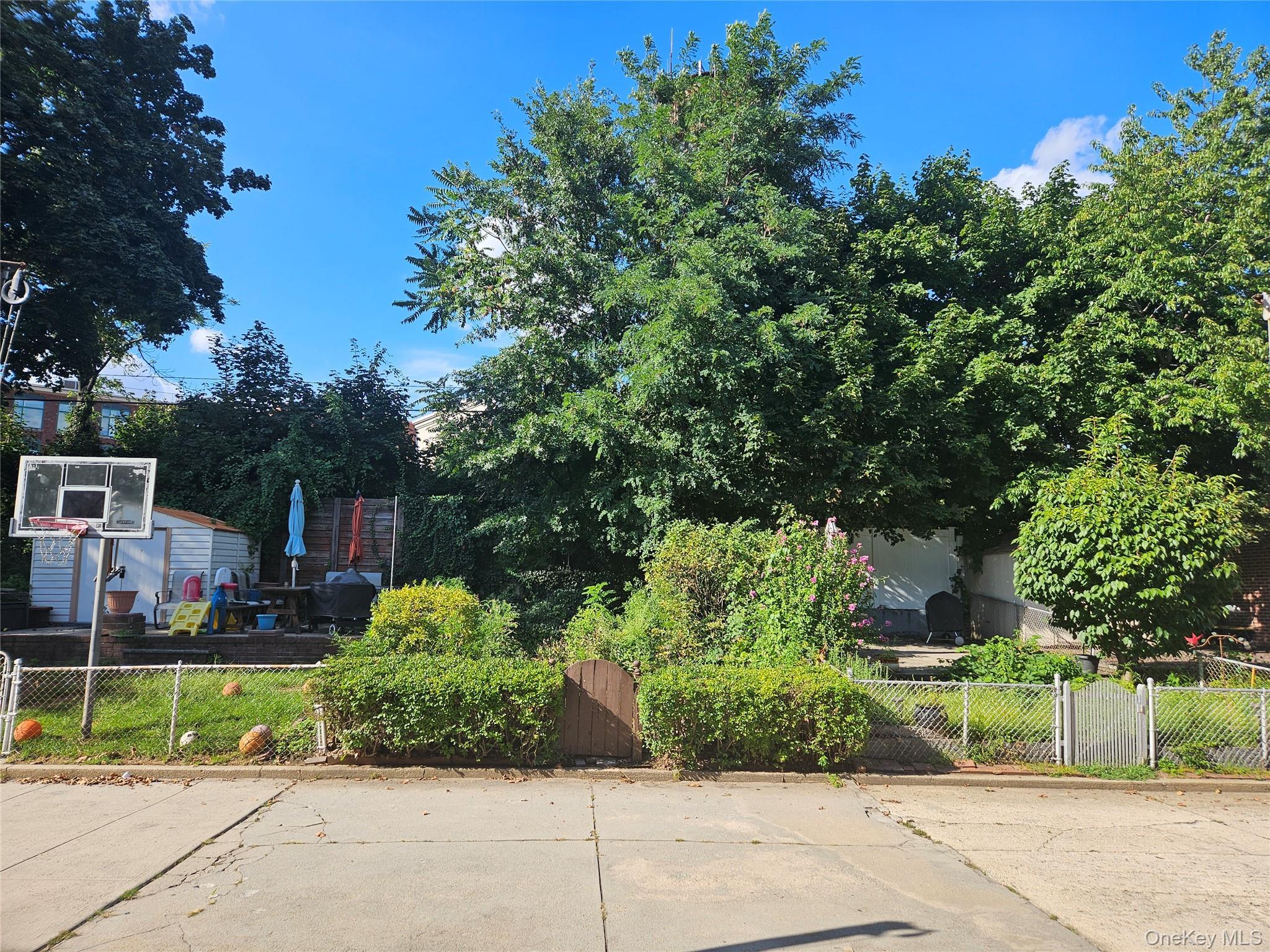 Single Family 77th Avenue Queens, NY 11385, MLS-1047359-14