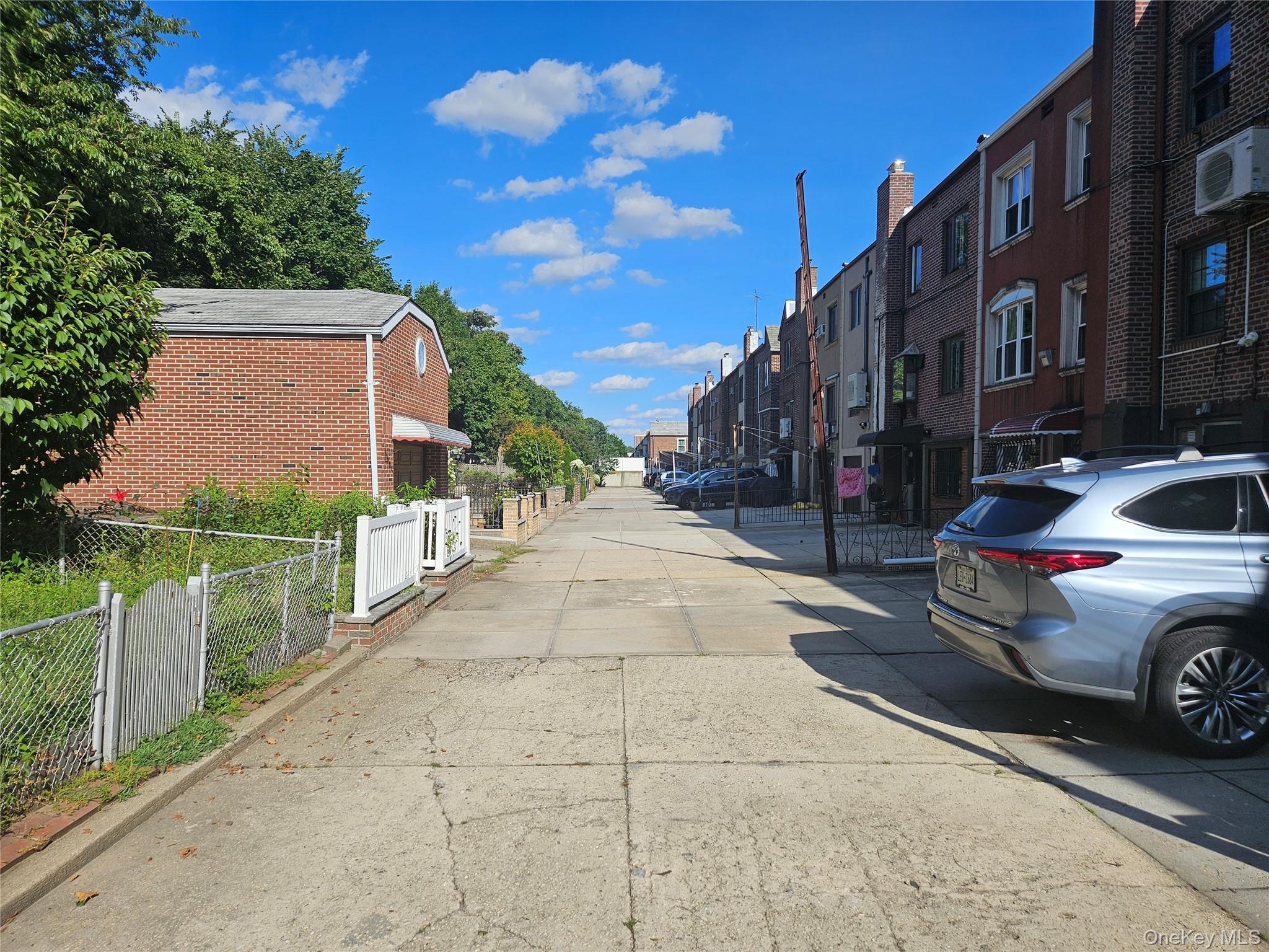 Single Family 77th Avenue  Queens, NY 11385, MLS-1047359-16