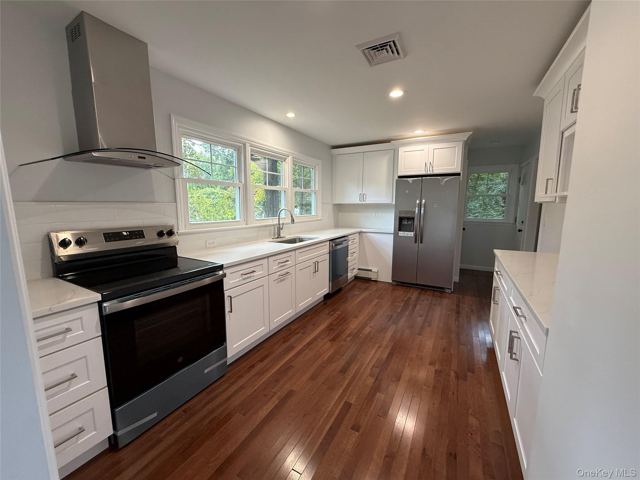Single Family Horizon Hill Drive Dutchess County, NY 12603, MLS-1047372-11