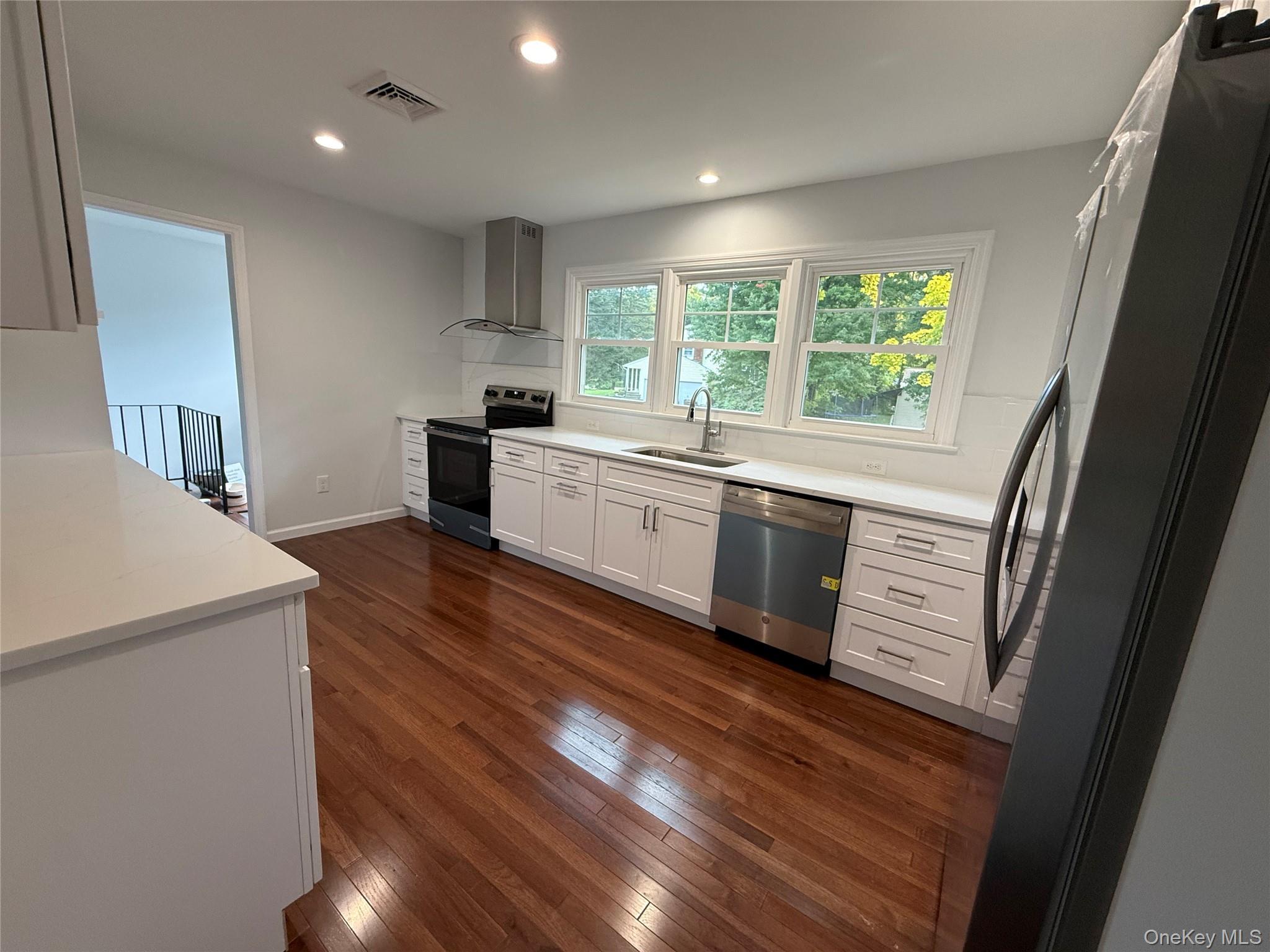 Single Family Horizon Hill Drive Dutchess County, NY 12603, MLS-1047372-12