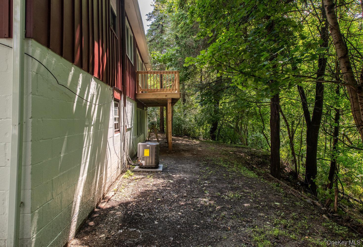 Single Family Horizon Hill Drive Dutchess County, NY 12603, MLS-1047372-35