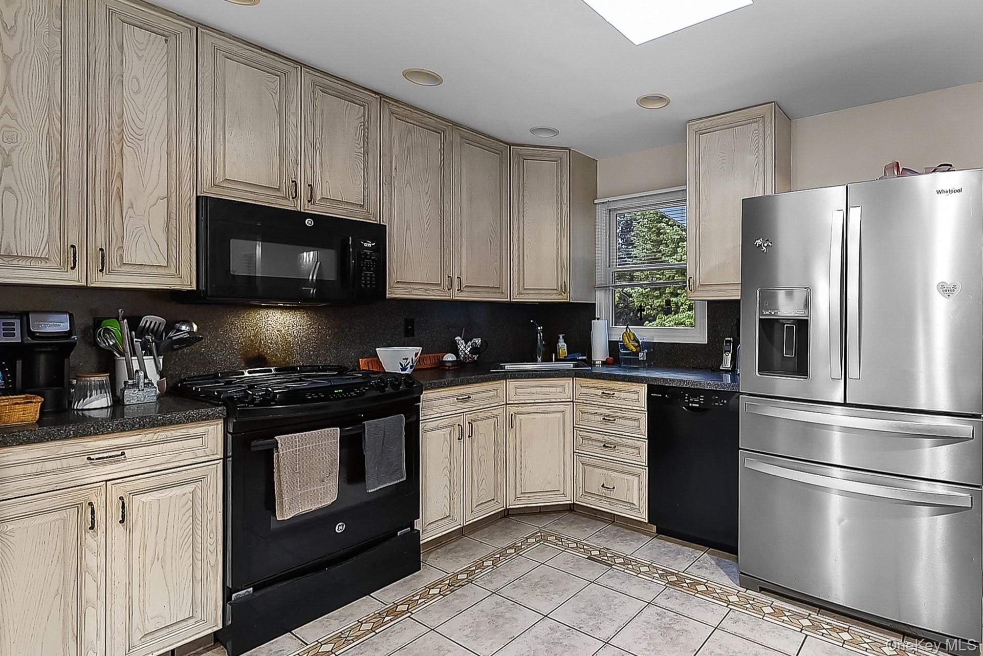 Single Family Lake Nanuet Rockland County, NY 10954, MLS-1047412-12