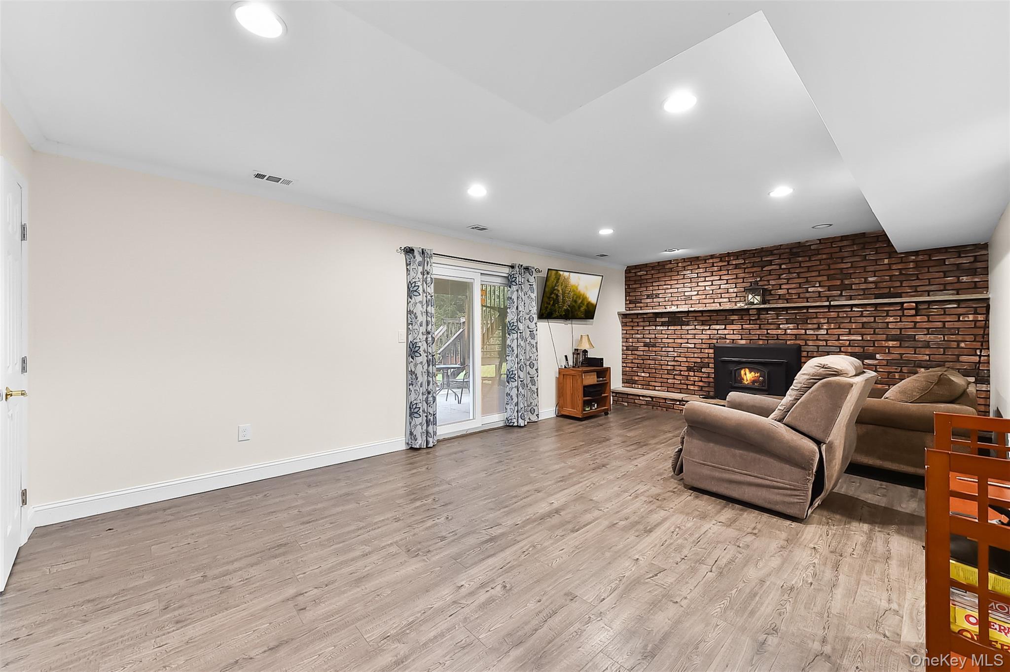Single Family Lake Nanuet Rockland County, NY 10954, MLS-1047412-27