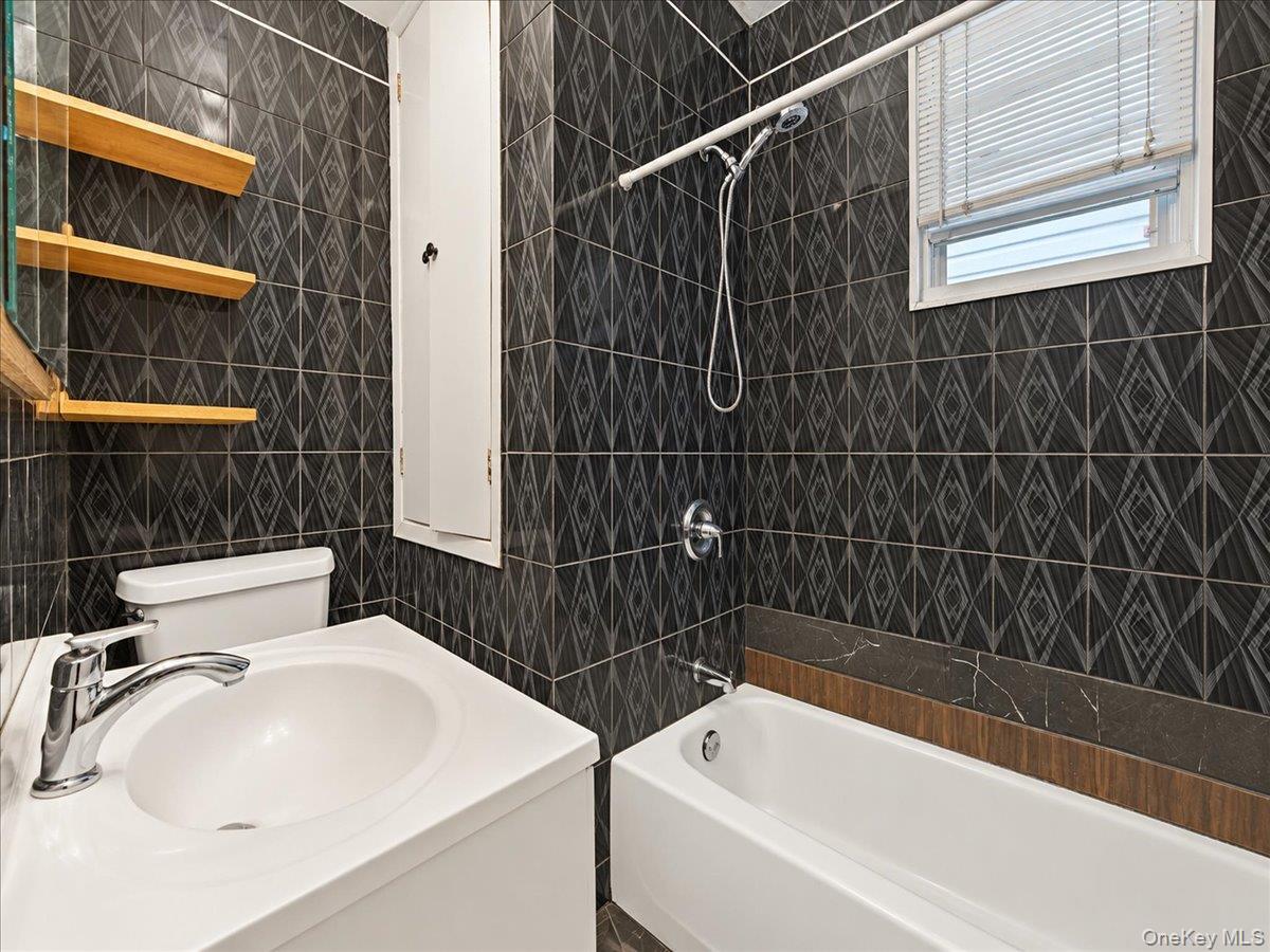 Single Family 89th Avenue  Queens, NY 11421, MLS-1047427-12