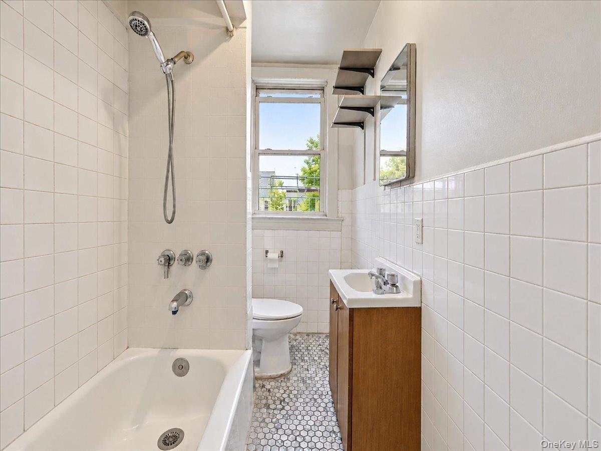 Single Family 89th Avenue  Queens, NY 11421, MLS-1047427-18