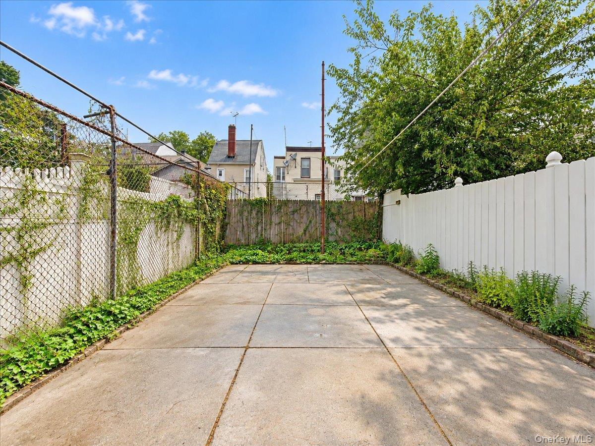 Single Family 89th Avenue  Queens, NY 11421, MLS-1047427-27