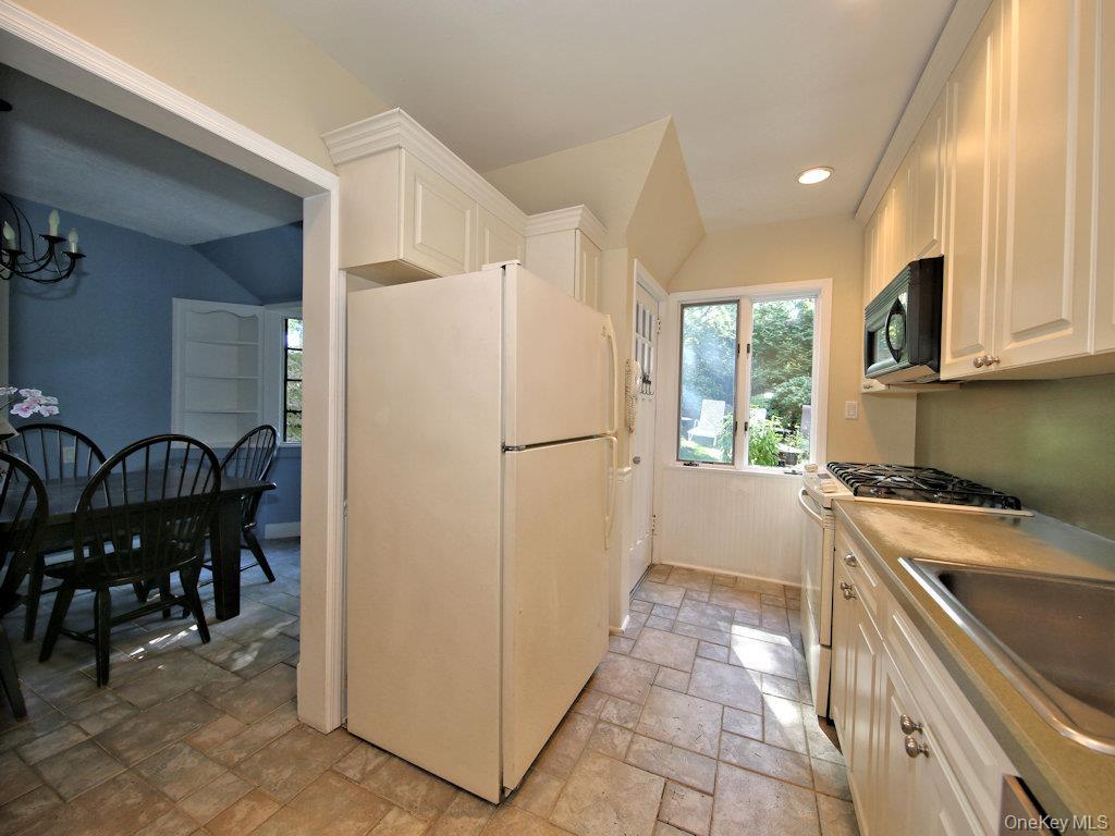Single Family Langdon Lane Westchester County, NY 10543, MLS-1047430-13
