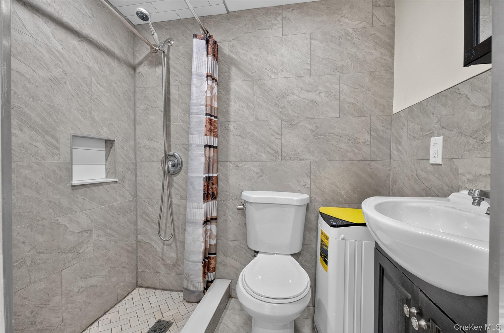 Single Family Schenck Avenue Brooklyn, NY 11207, MLS-1047432-22