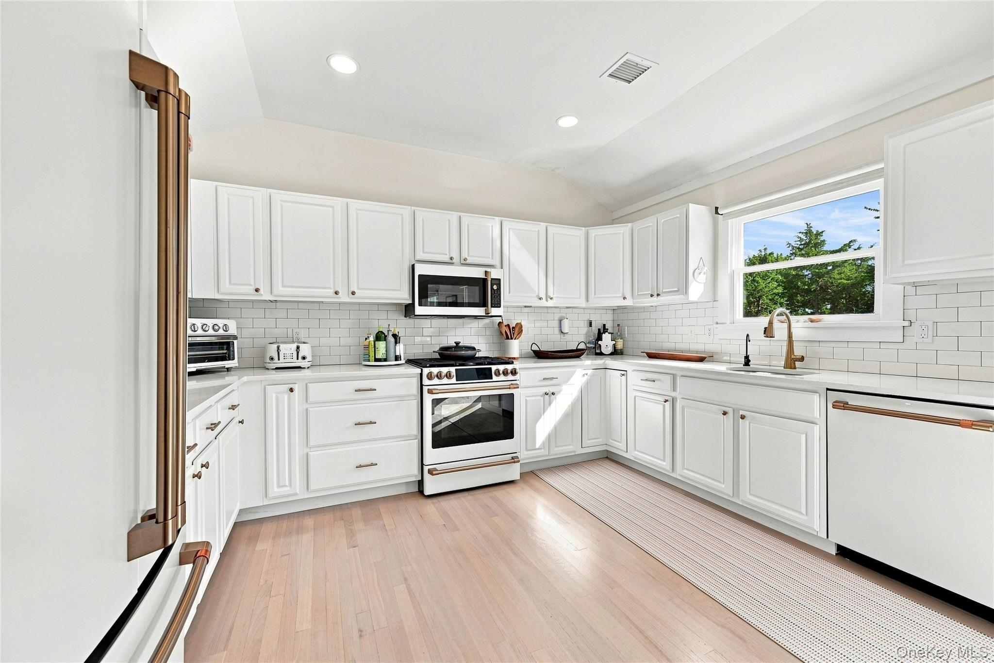 Single Family Rocky Point Road  Suffolk County, NY 11939, MLS-1047439-10