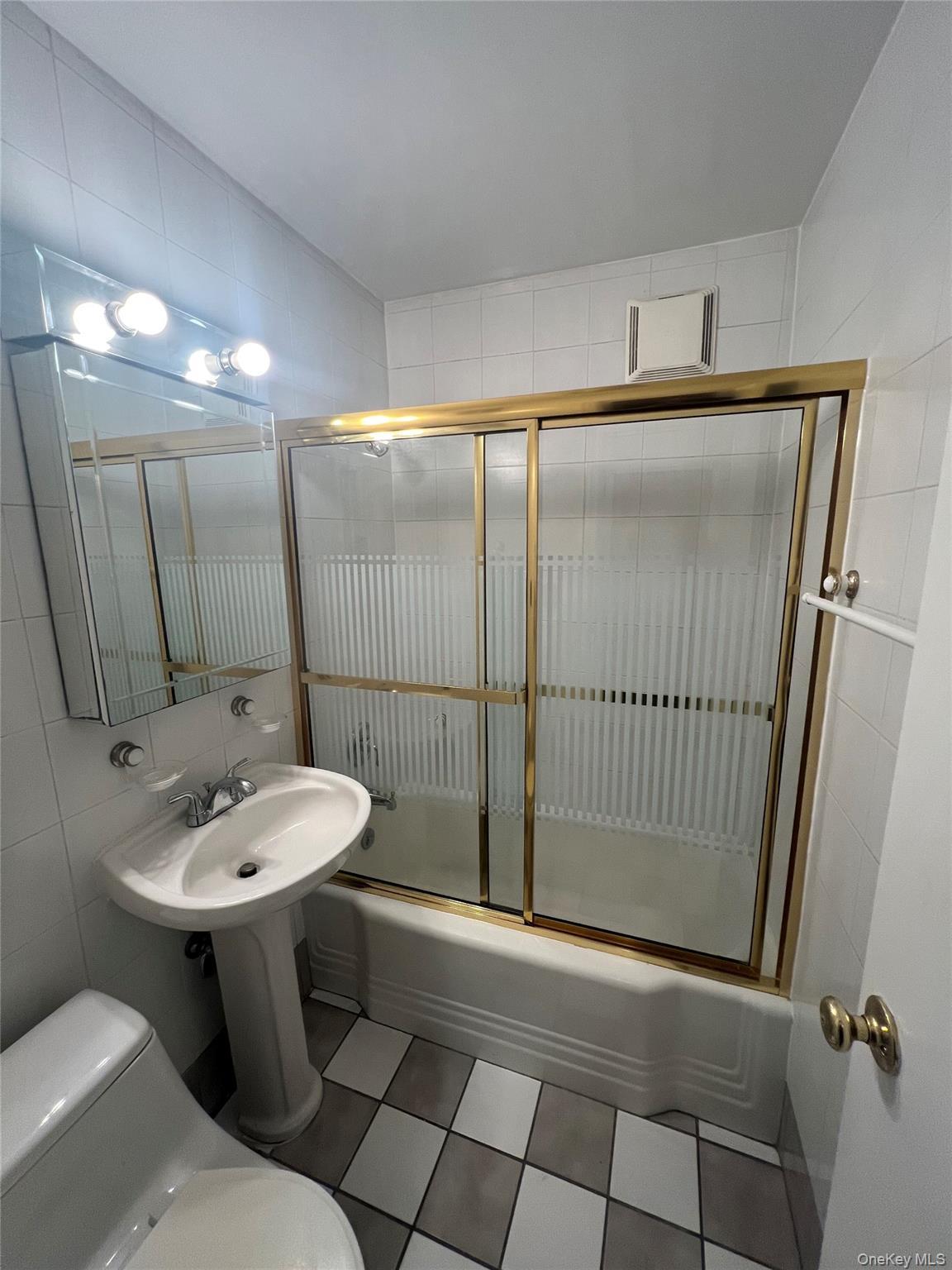 Single Family Roberts Lane Westchester County, NY 10701, MLS-1047445-23