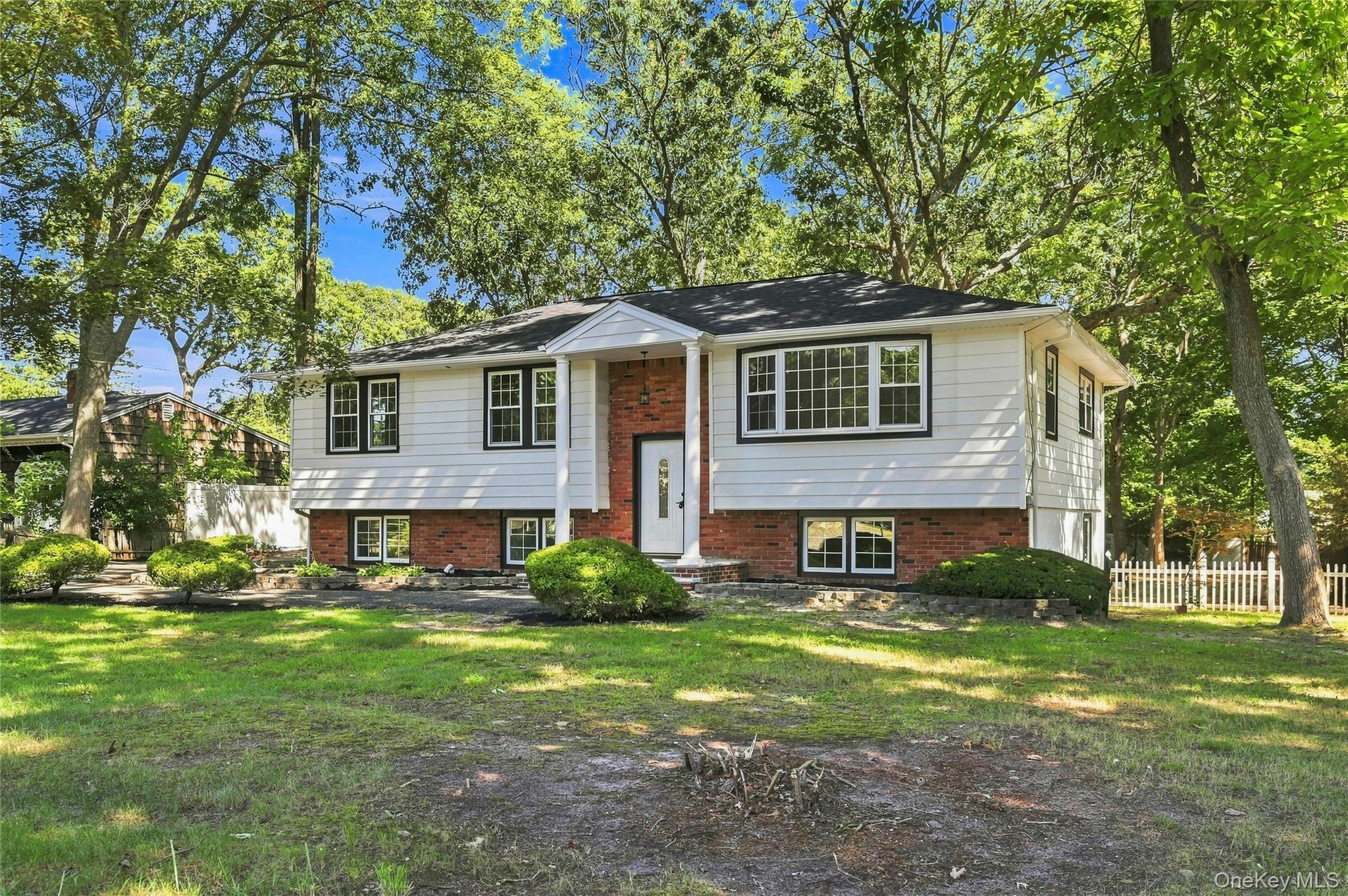 Single Family Pauls Path  Suffolk County, NY 11727, MLS-1047460-11