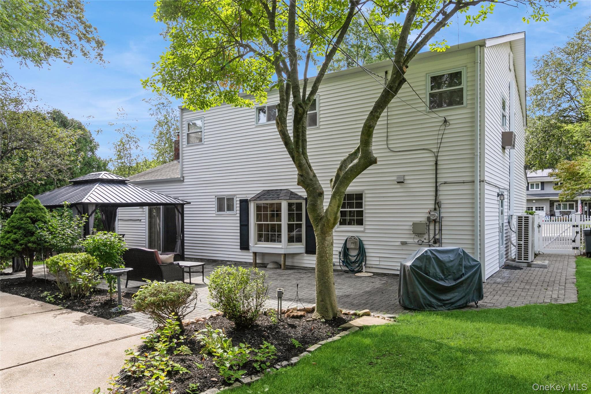 Single Family Sheryl Crescent  Suffolk County, NY 11787, MLS-1047477-4