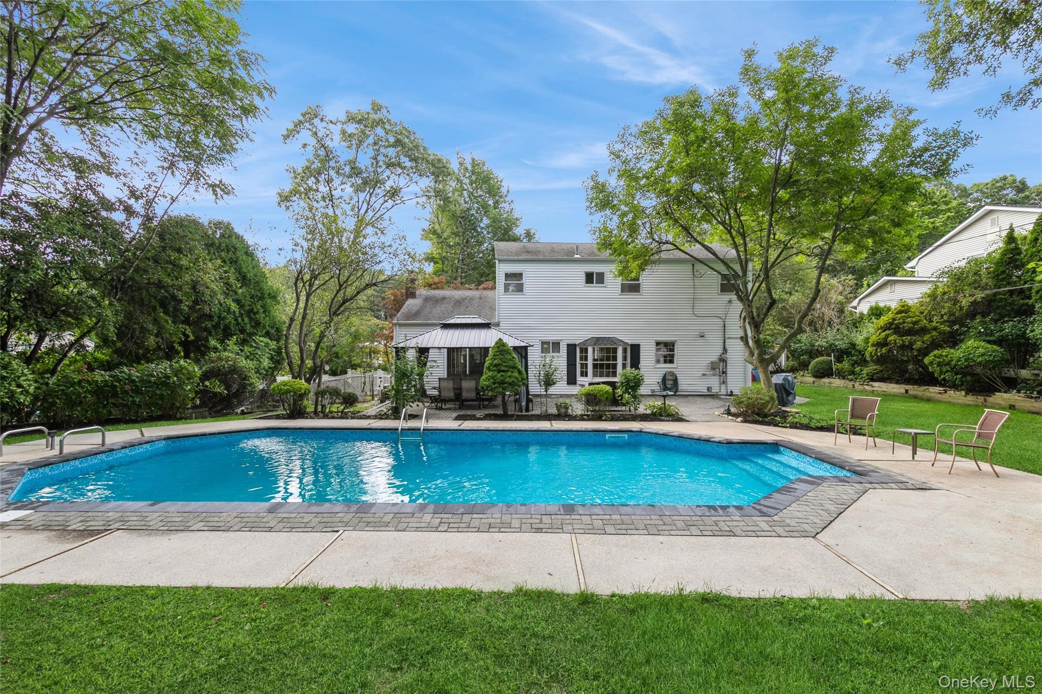 Single Family Sheryl Crescent  Suffolk County, NY 11787, MLS-1047477-6
