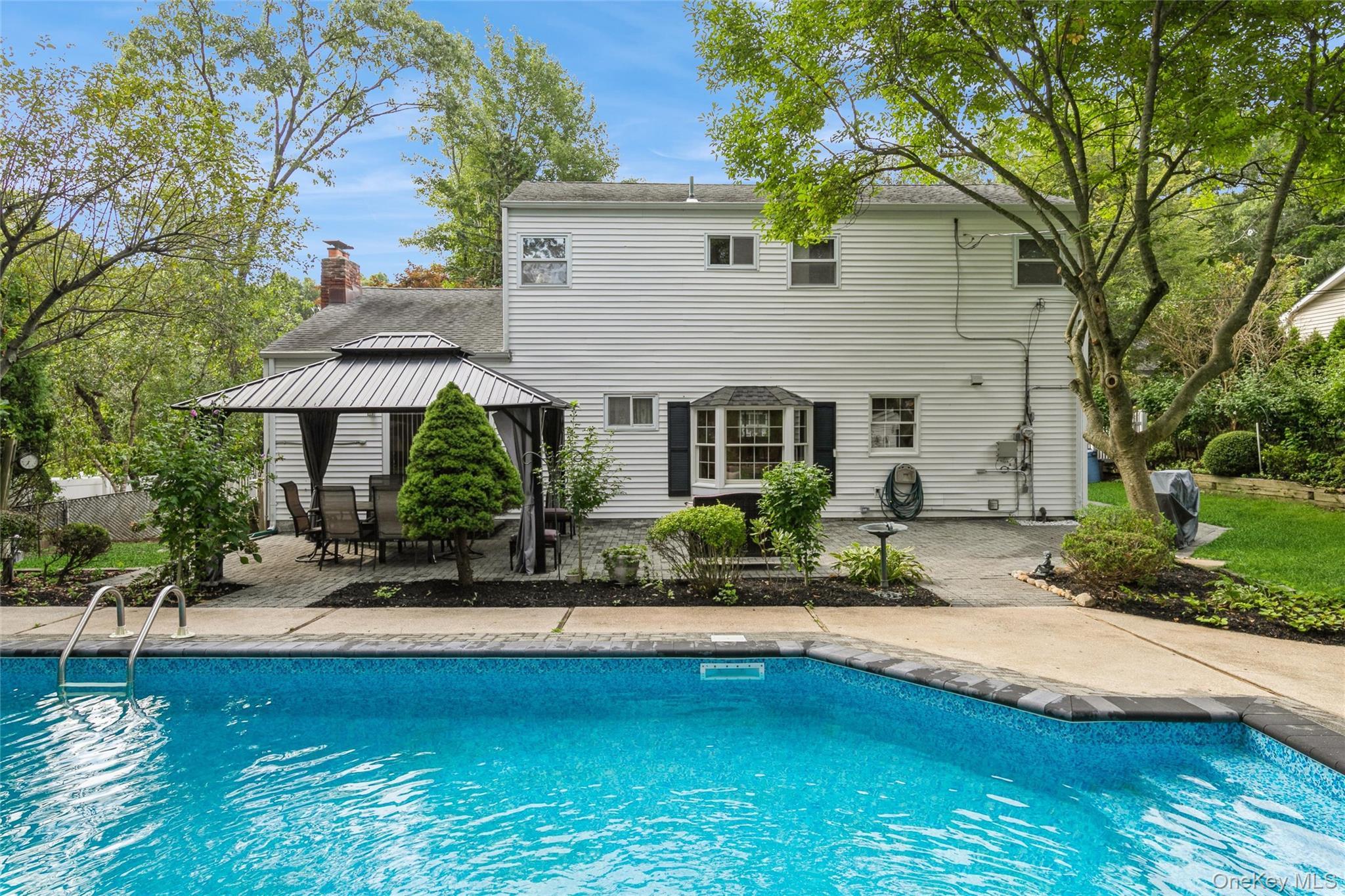 Single Family Sheryl Crescent  Suffolk County, NY 11787, MLS-1047477-7