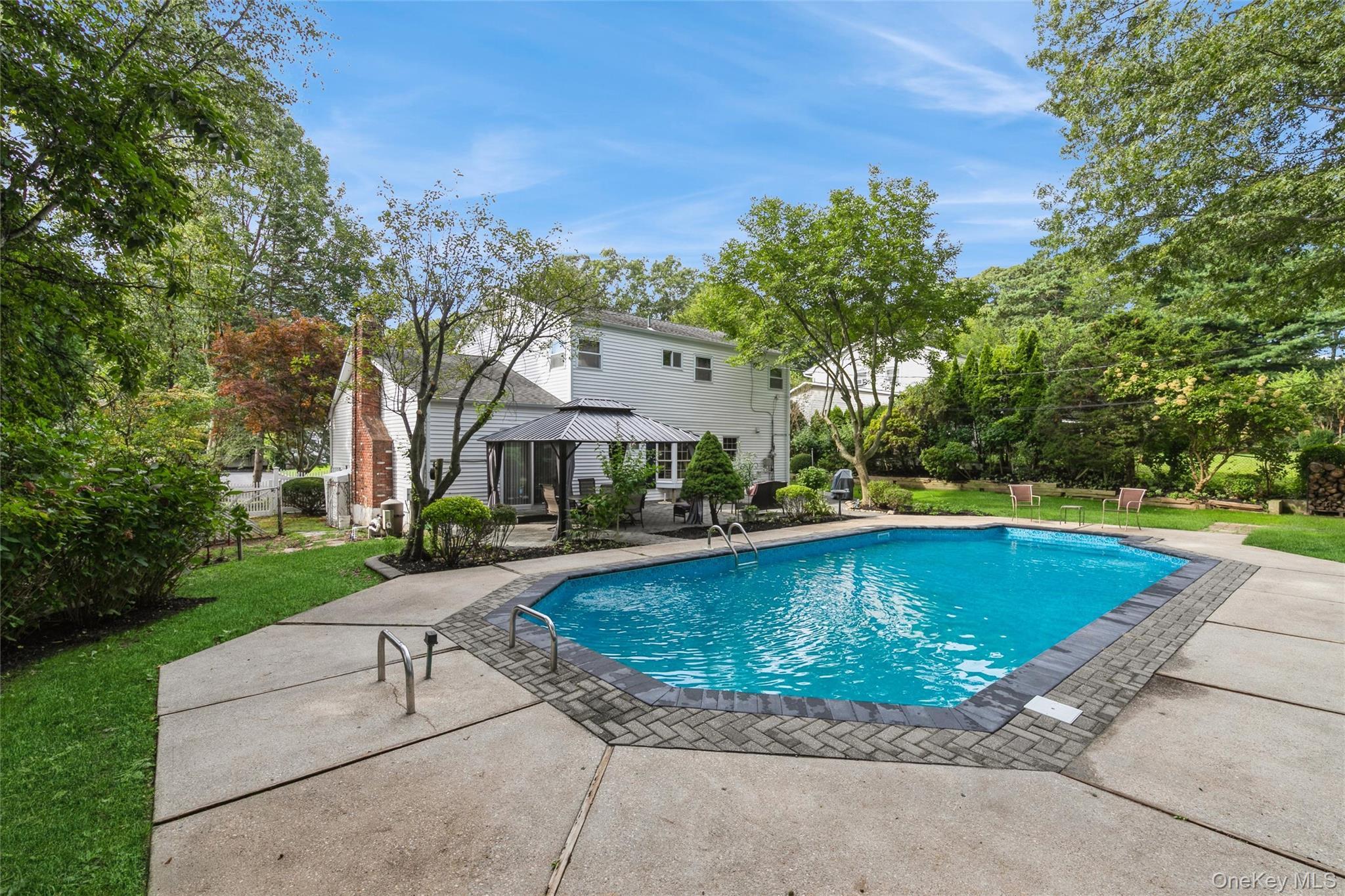 Single Family Sheryl Crescent  Suffolk County, NY 11787, MLS-1047477-8