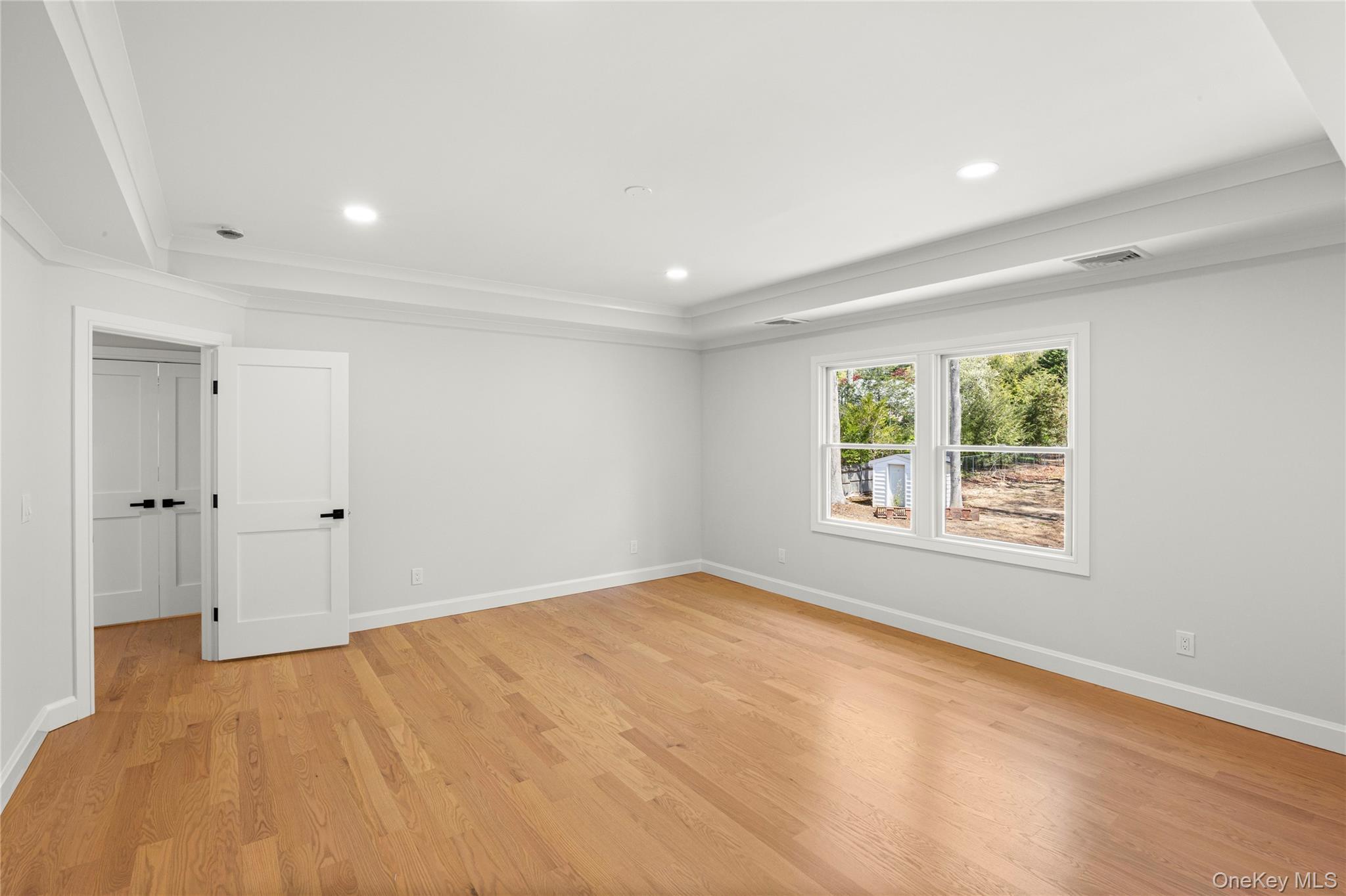 Single Family Beverly Road  Suffolk County, NY 11746, MLS-1047480-13