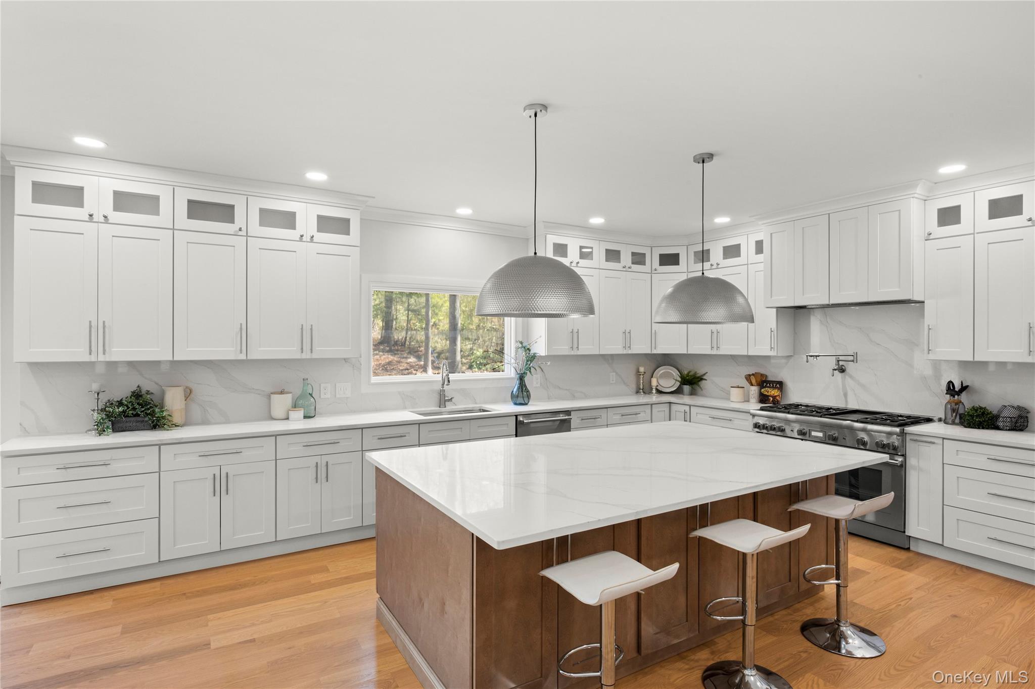 Single Family Beverly Road  Suffolk County, NY 11746, MLS-1047480-4