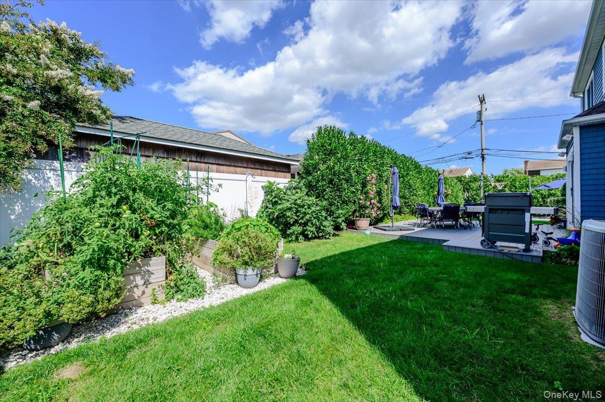 Single Family Pacific Boulevard Nassau County, NY 11509, MLS-1047482-32