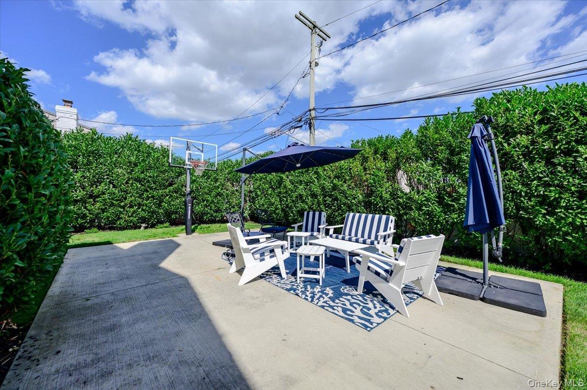 Single Family Pacific Boulevard Nassau County, NY 11509, MLS-1047482-33