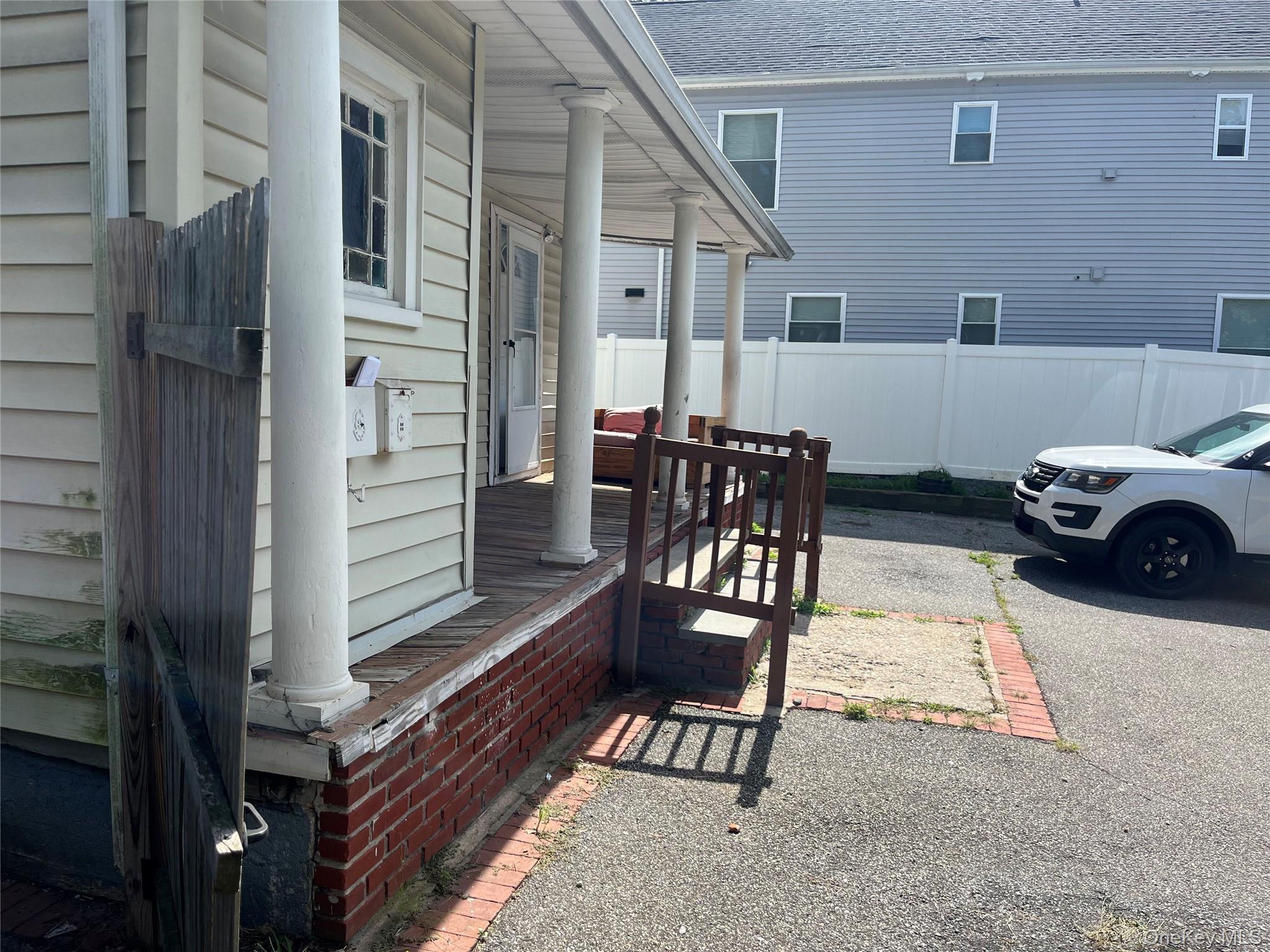 Single Family Lowndes Avenue Suffolk County, NY 11746, MLS-1047489-14