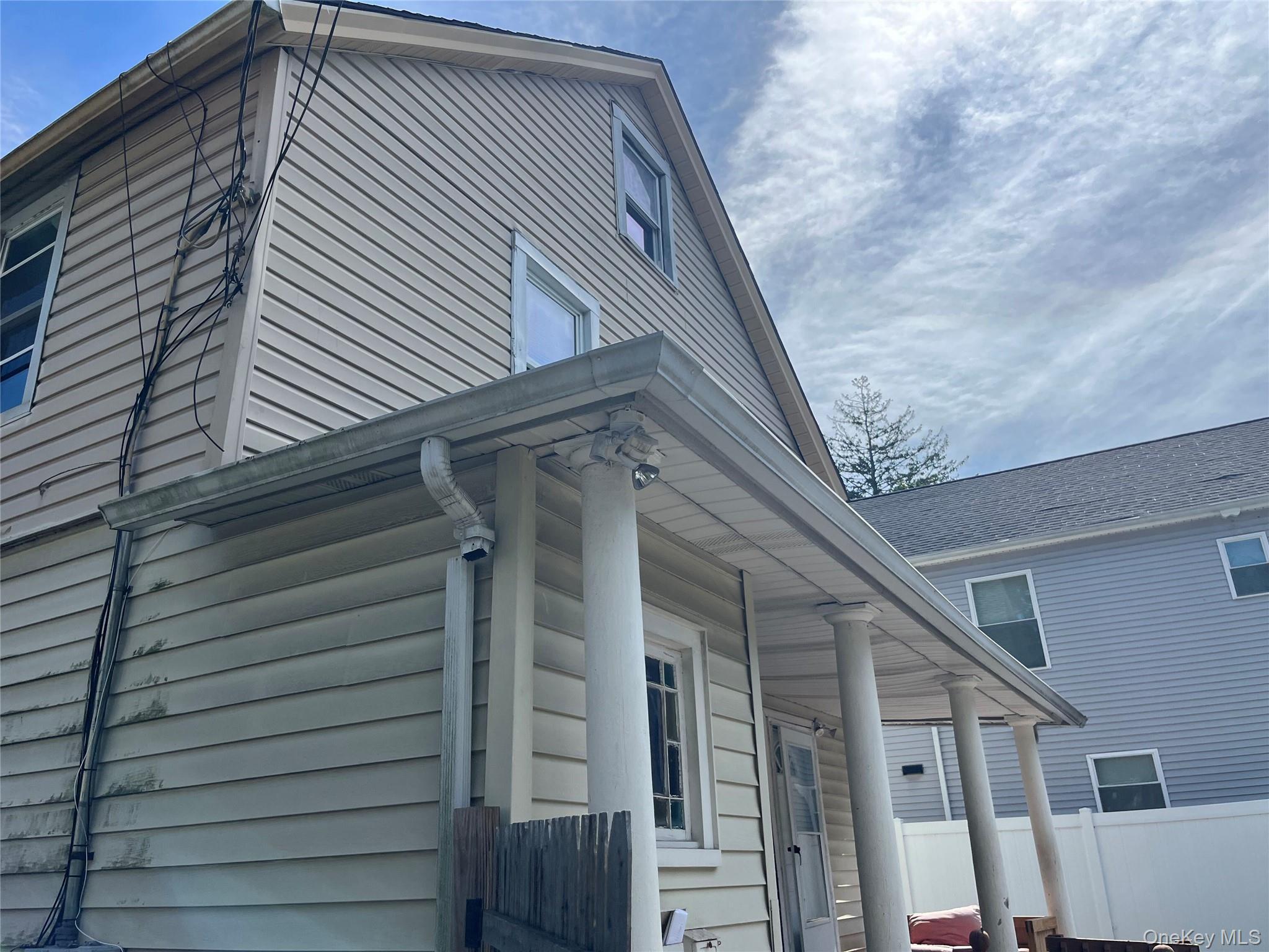 Single Family Lowndes Avenue Suffolk County, NY 11746, MLS-1047489-15