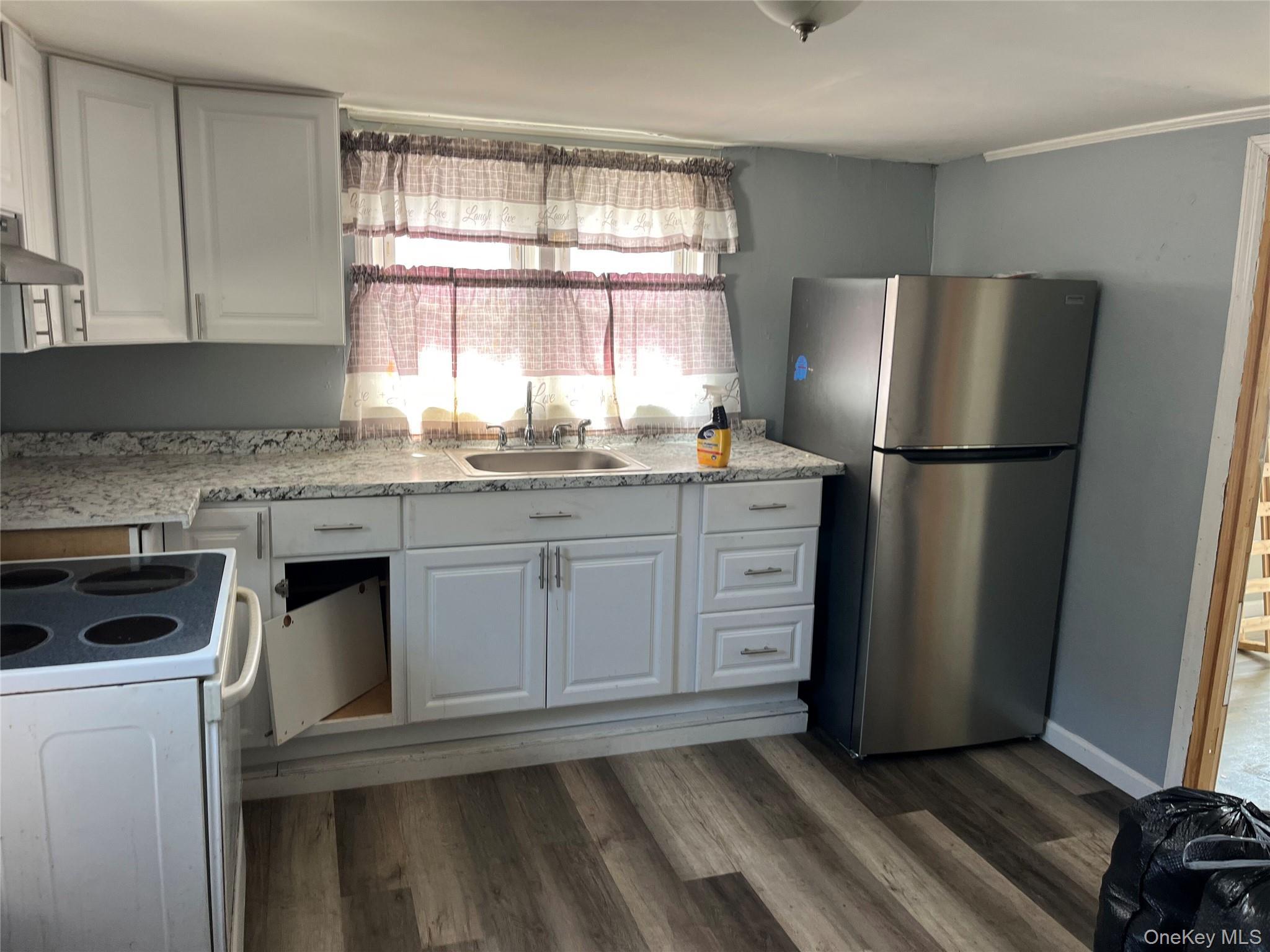 Single Family Lowndes Avenue Suffolk County, NY 11746, MLS-1047489-30