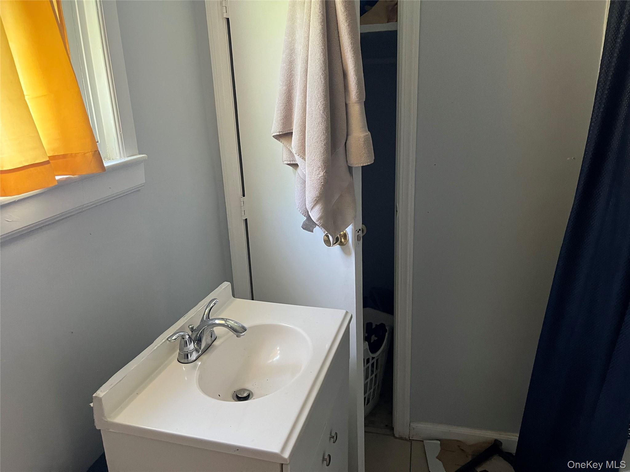 Single Family Lowndes Avenue Suffolk County, NY 11746, MLS-1047489-36