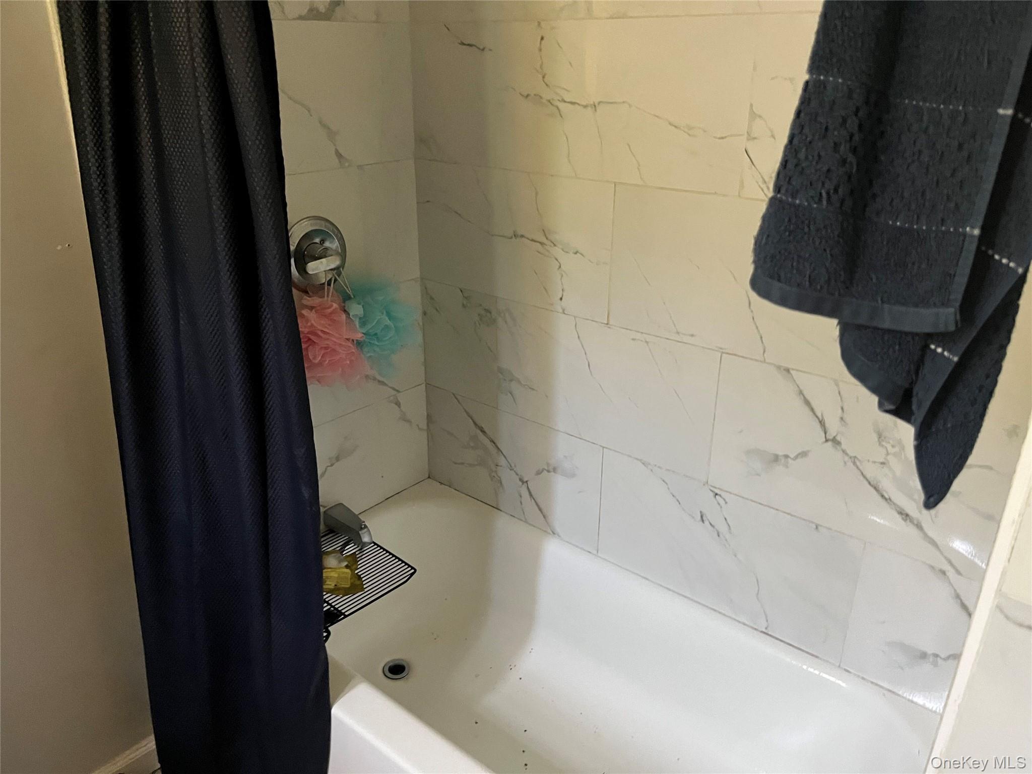 Single Family Lowndes Avenue Suffolk County, NY 11746, MLS-1047489-37