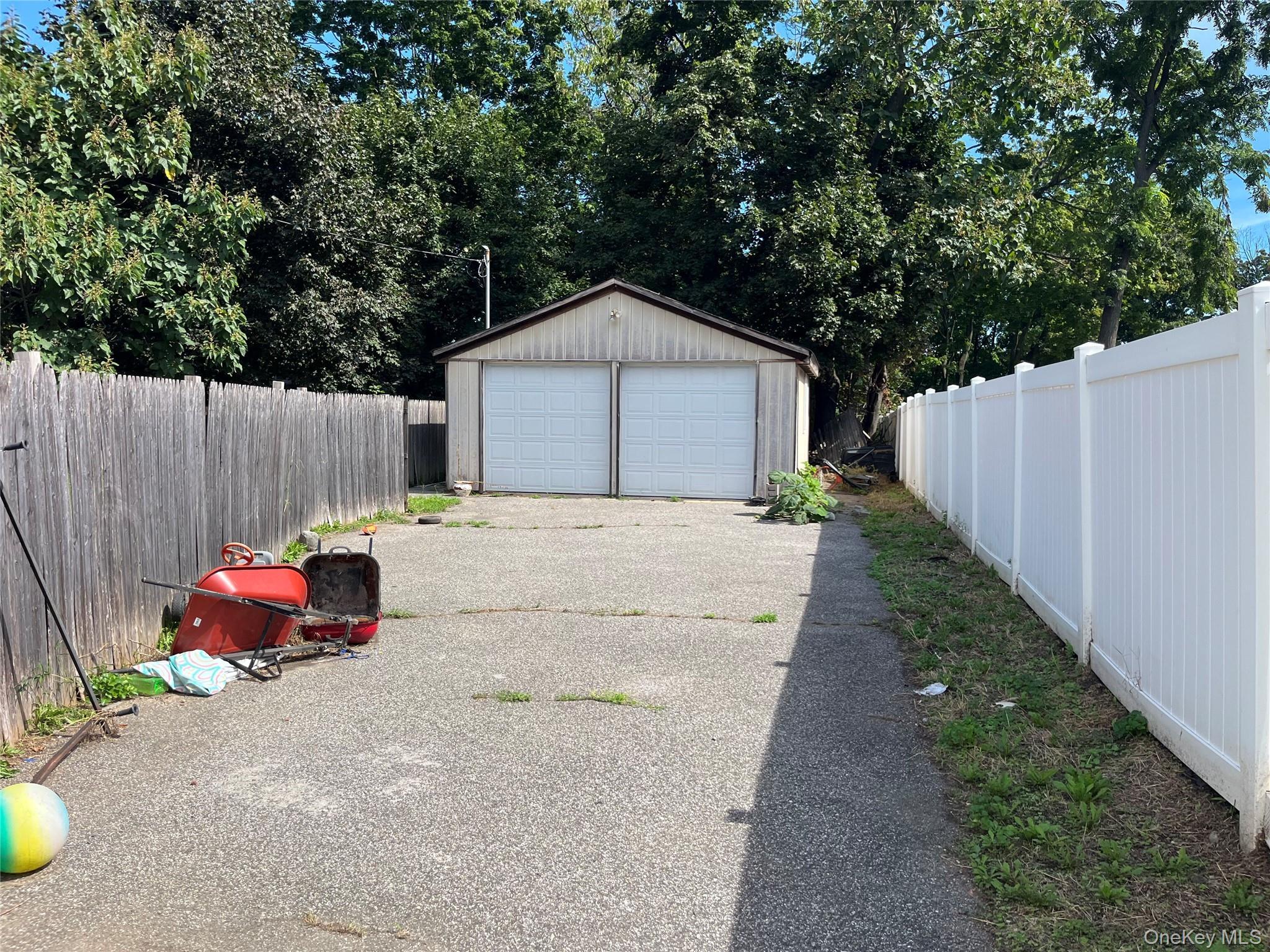 Single Family Lowndes Avenue Suffolk County, NY 11746, MLS-1047489-6