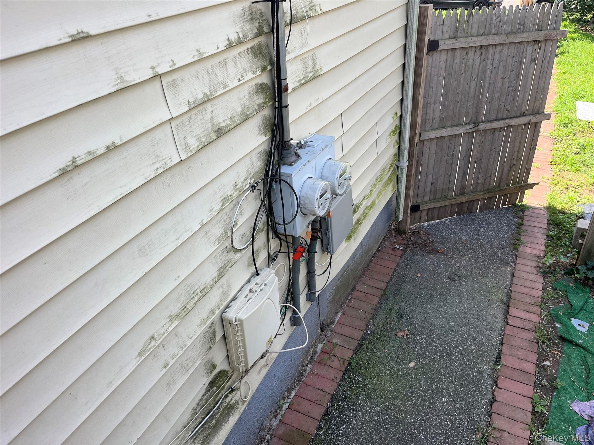 Single Family Lowndes Avenue Suffolk County, NY 11746, MLS-1047489-9