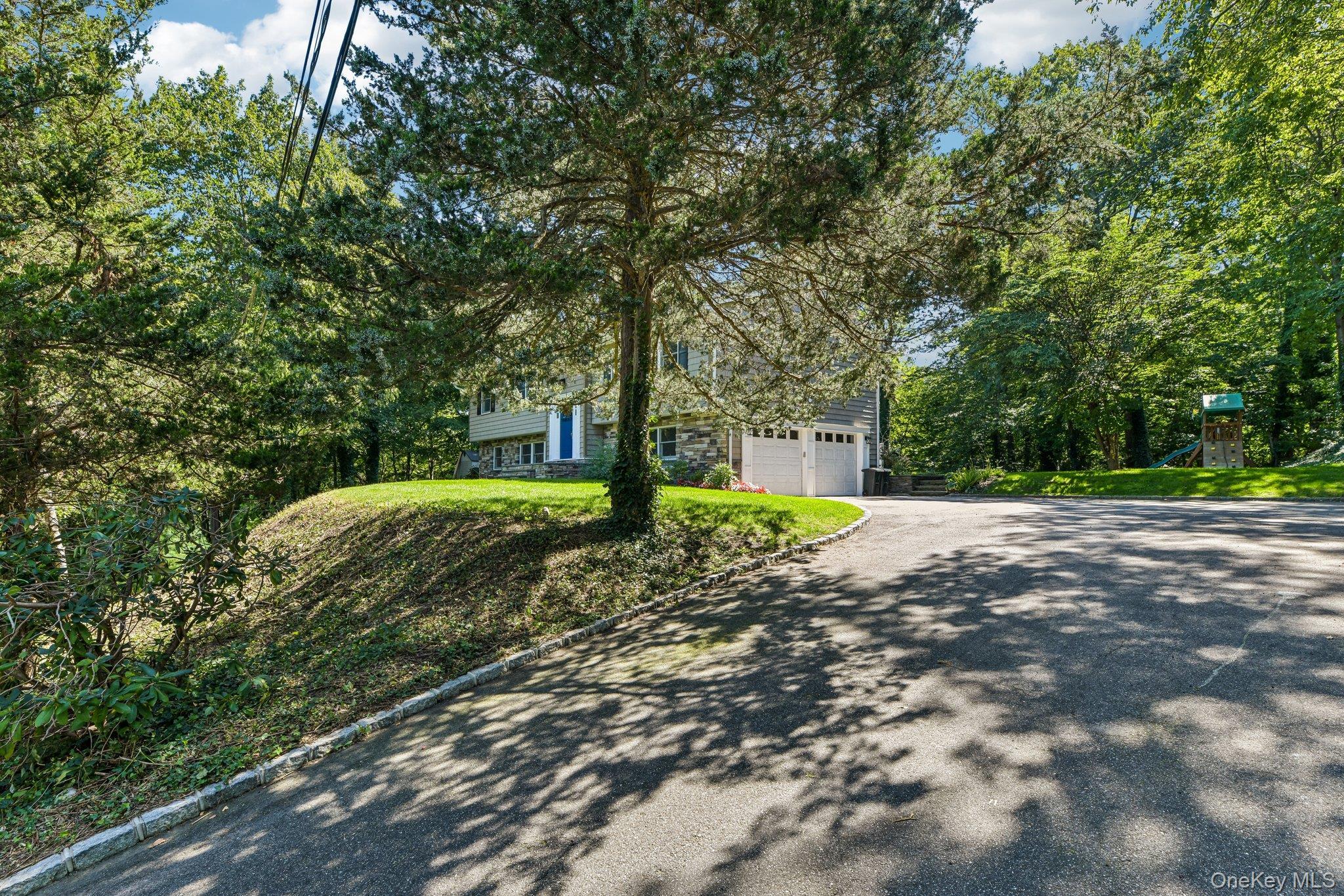 Single Family Sandy Hollow Road  Suffolk County, NY 11768, MLS-1047508-40