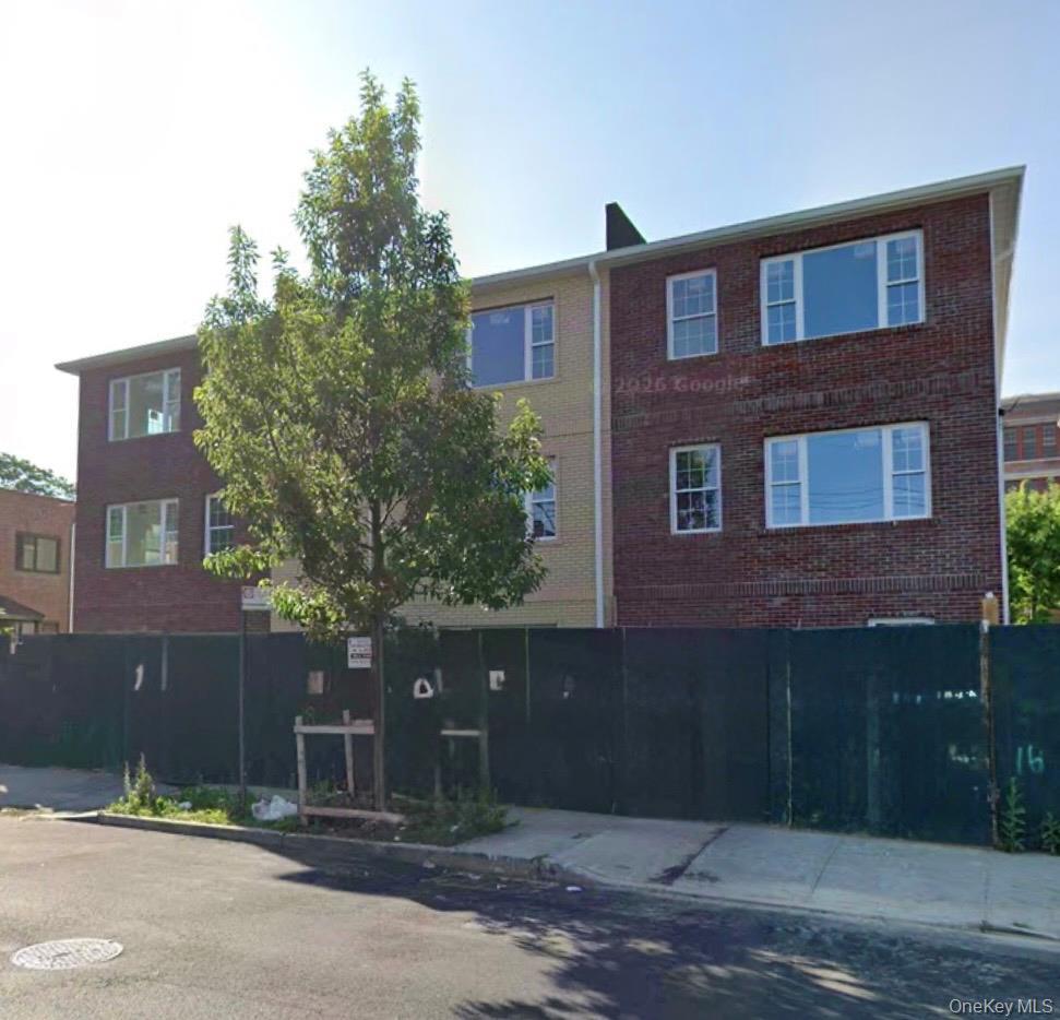 Single Family Oakley Street Bronx, NY 10469, MLS-1047520-3