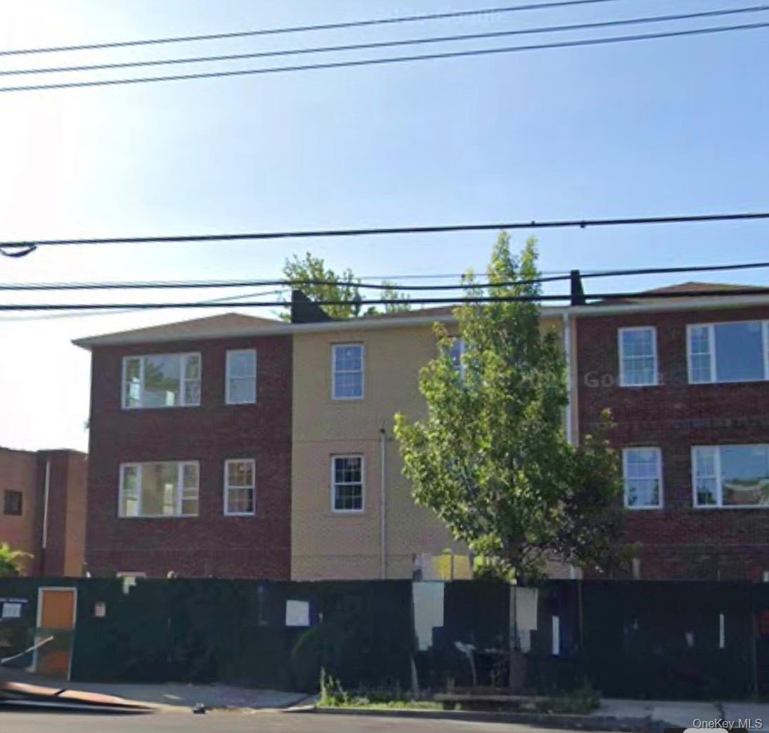 Single Family Oakley Street  Bronx, NY 10469, MLS-1047520-4