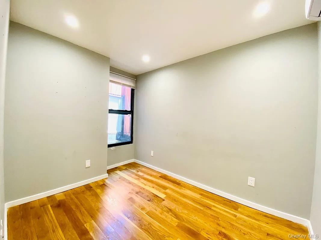 Single Family Jamaica Avenue  Queens, NY 11418, MLS-1047526-14
