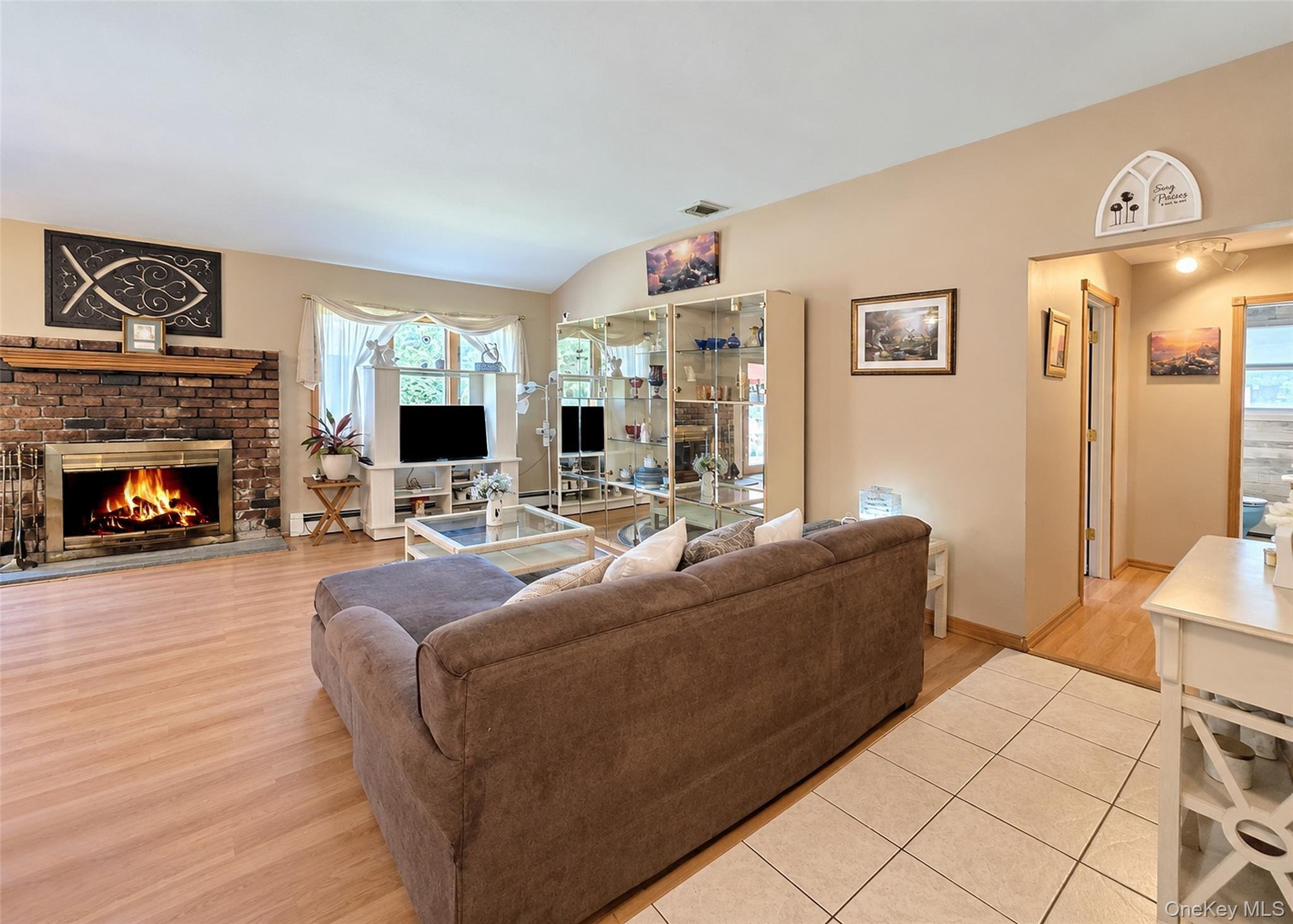 Single Family Lisa Lane  Suffolk County, NY 11776, MLS-1047527-3
