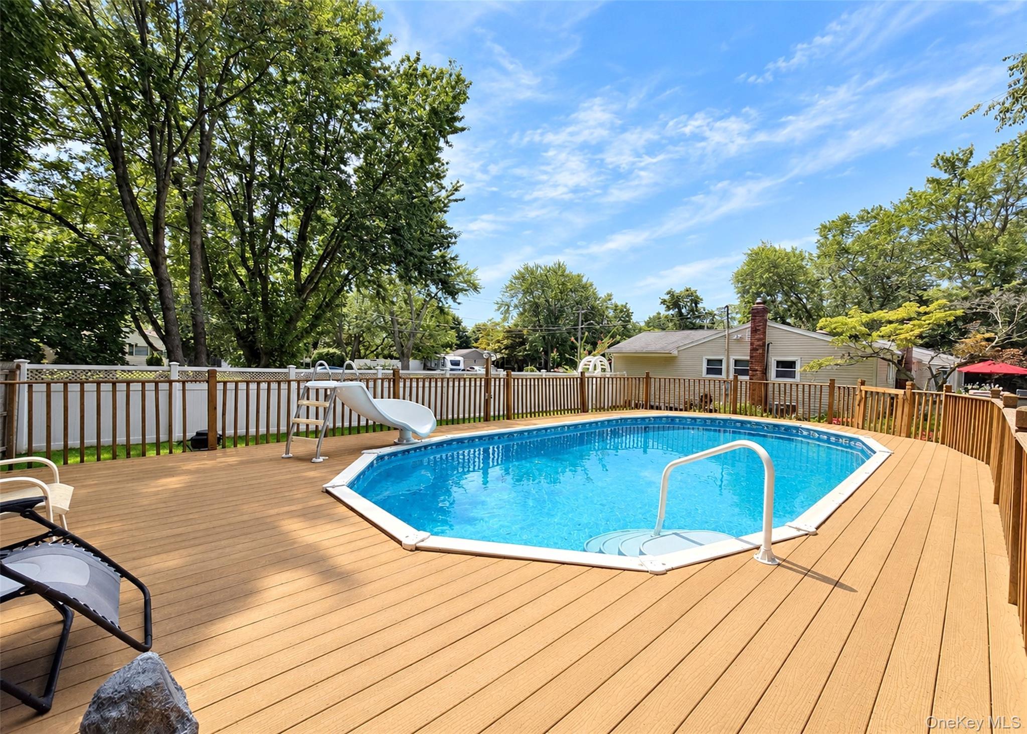 Single Family Lisa Lane  Suffolk County, NY 11776, MLS-1047527-32