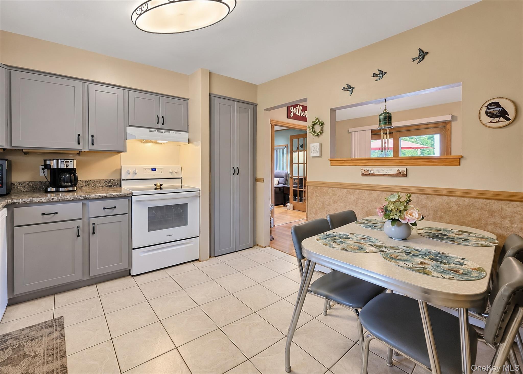Single Family Lisa Lane  Suffolk County, NY 11776, MLS-1047527-7