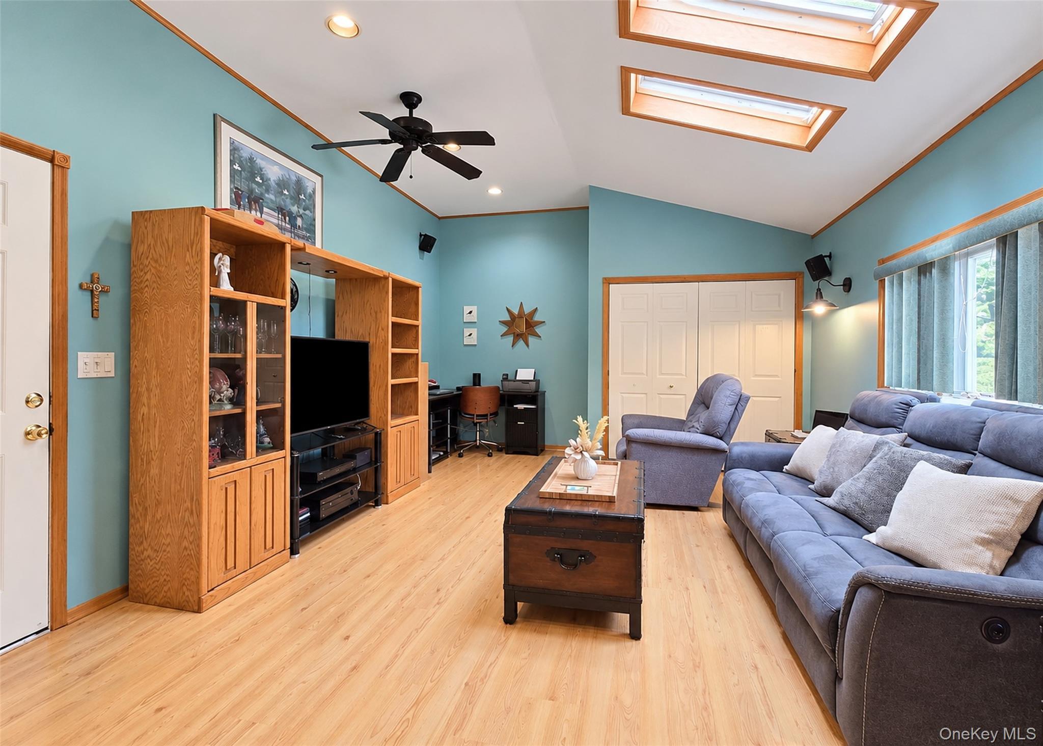 Single Family Lisa Lane  Suffolk County, NY 11776, MLS-1047527-8