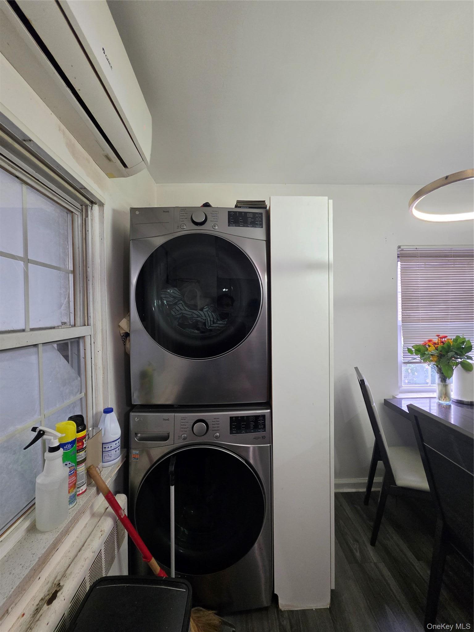 Single Family Pearsall Avenue  Bronx, NY 10469, MLS-1047544-17
