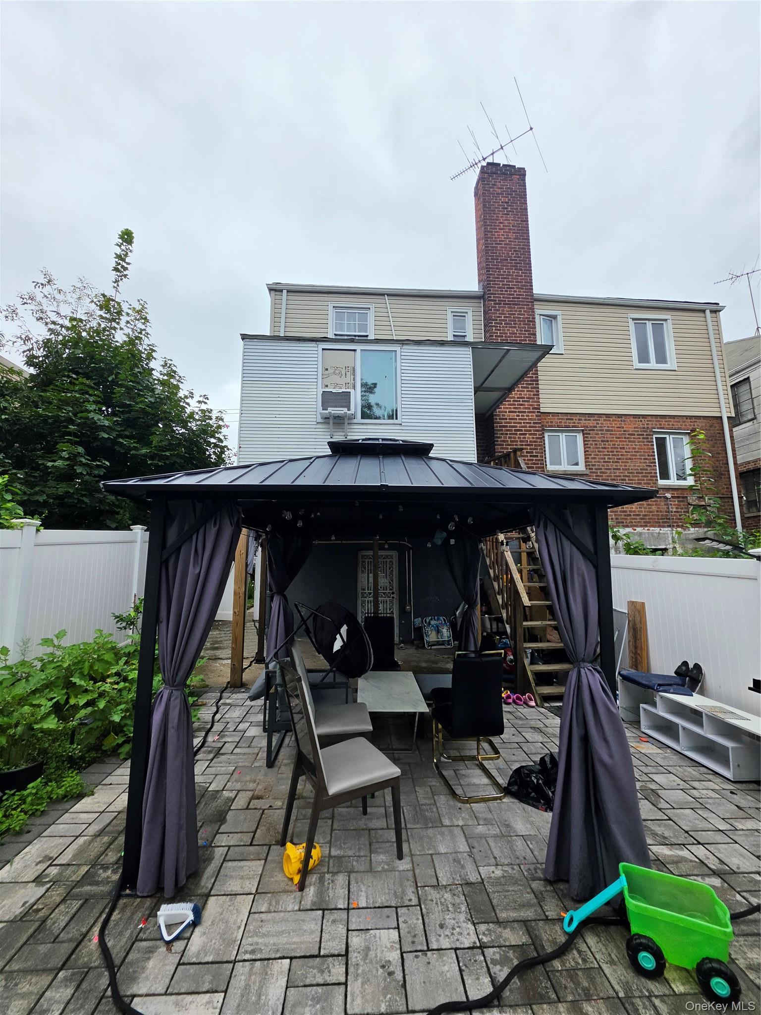 Single Family Pearsall Avenue  Bronx, NY 10469, MLS-1047544-19