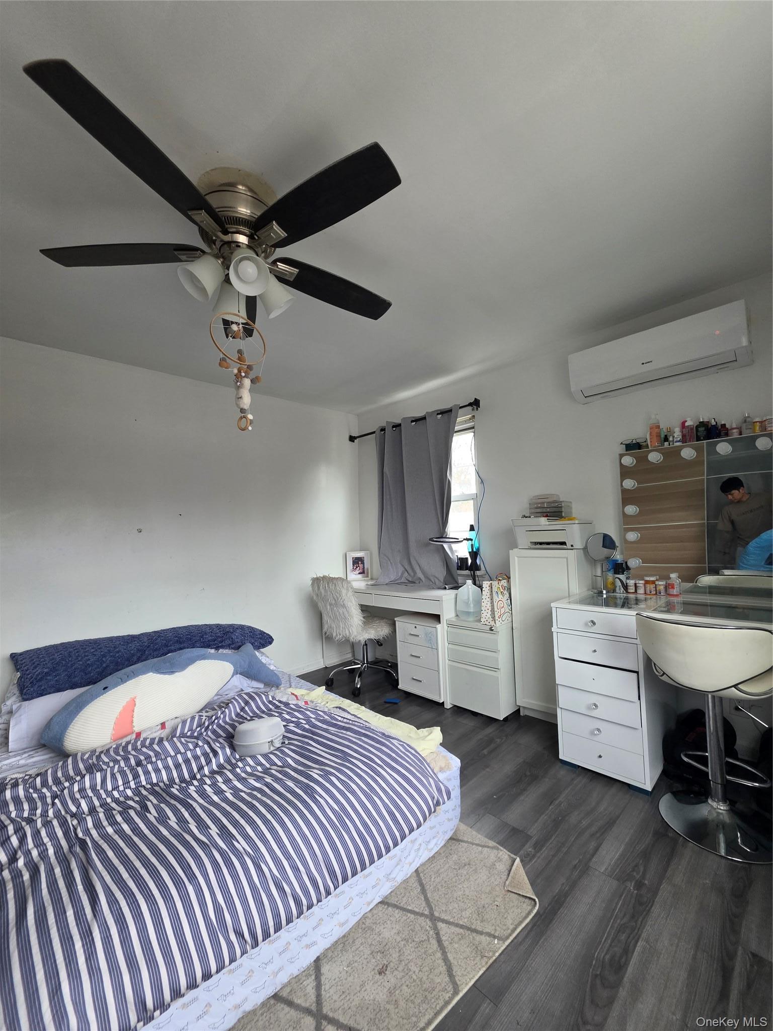 Single Family Pearsall Avenue  Bronx, NY 10469, MLS-1047544-7