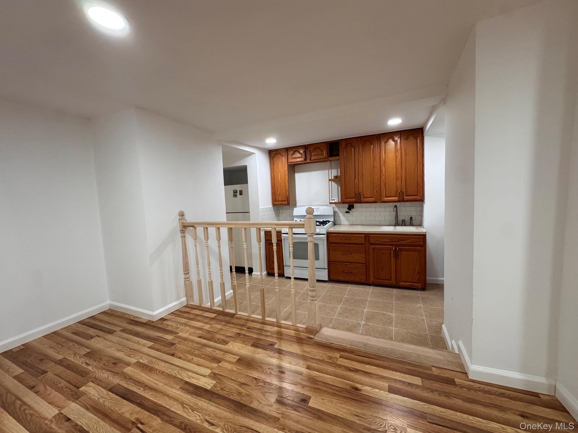 Apartment Rhinelander Avenue Bronx, NY 10461, MLS-1047546-4