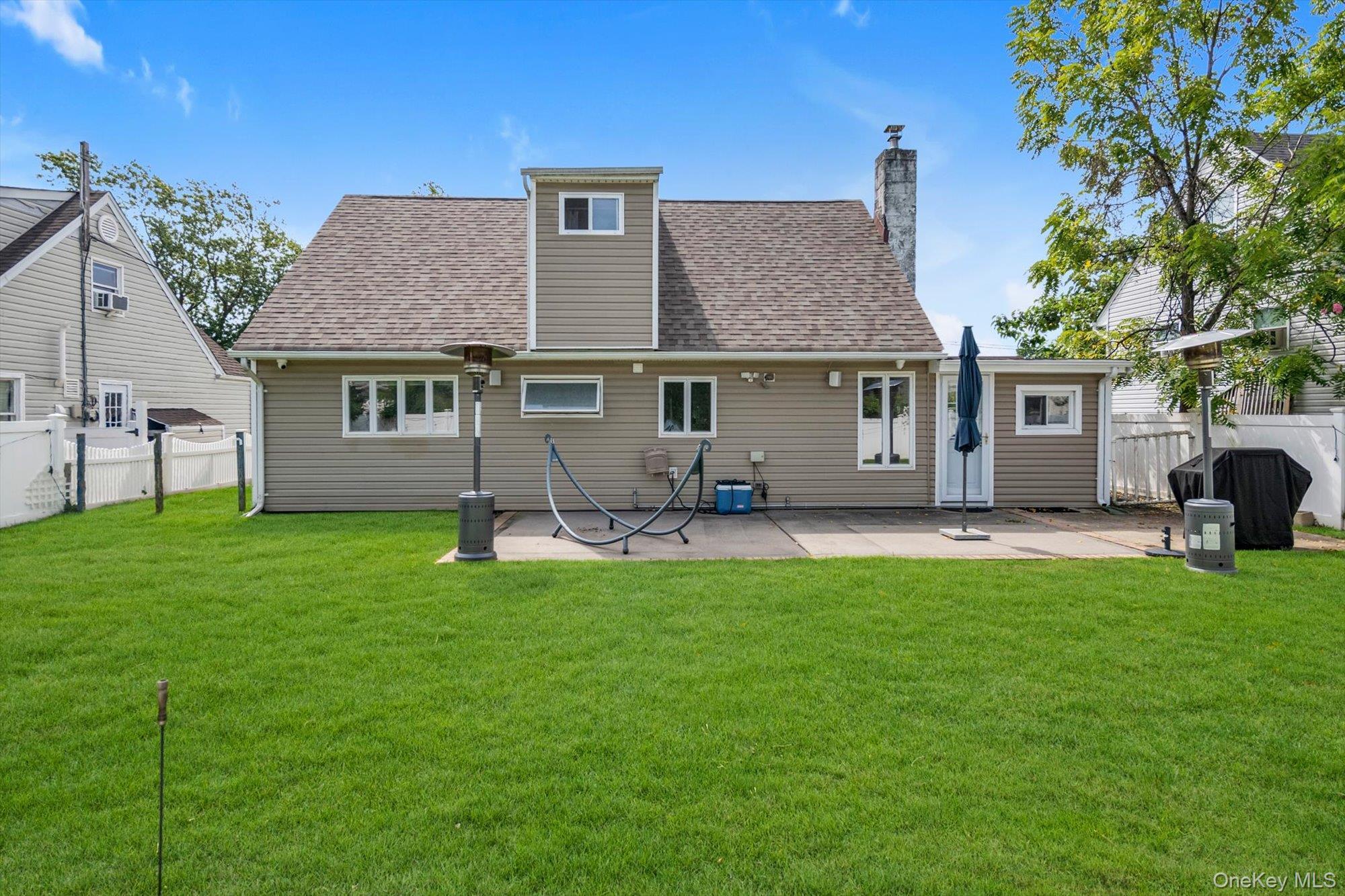 Single Family Jefferson Street Nassau County, NY 11510, MLS-1047559-16