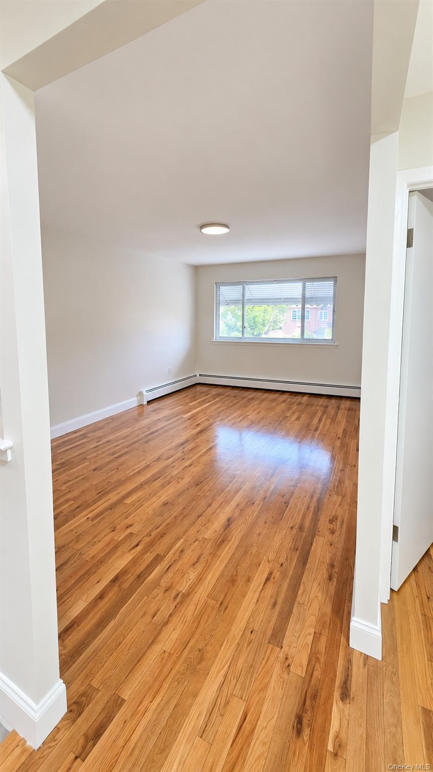 Single Family Saint Lawrence Avenue Bronx, NY 10472, MLS-1047582-4