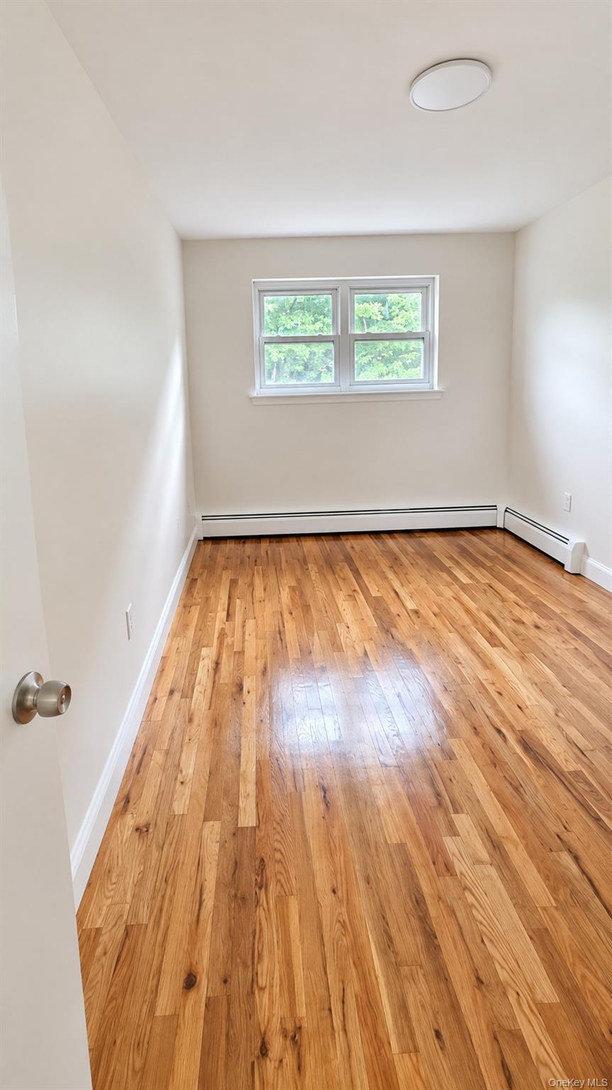 Single Family Saint Lawrence Avenue Bronx, NY 10472, MLS-1047582-5