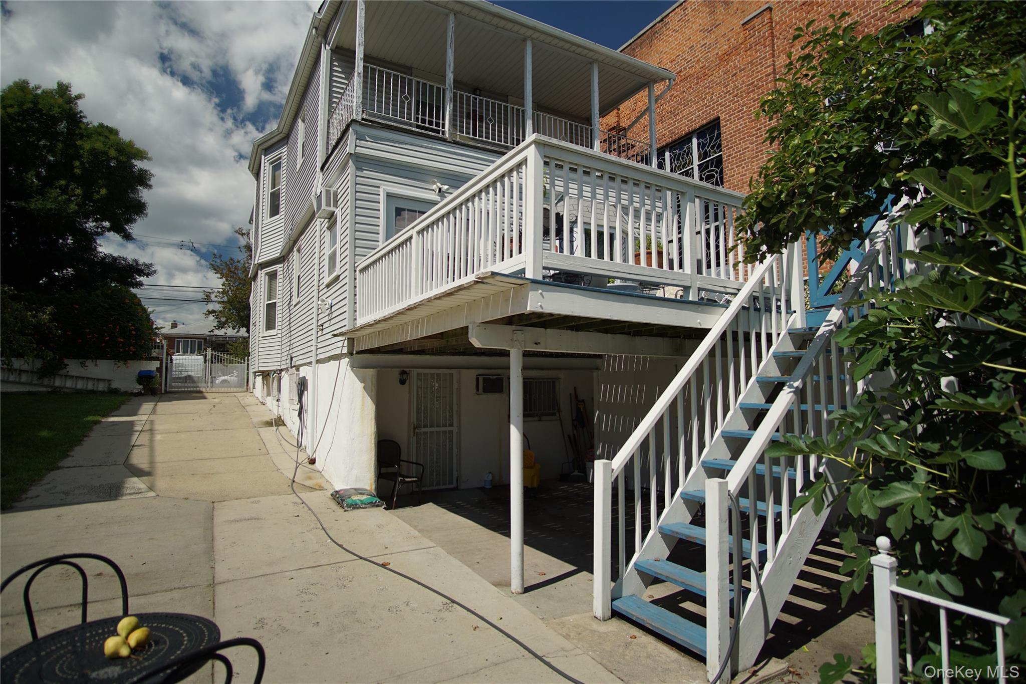 Single Family Esplanade Avenue  Bronx, NY 10469, MLS-1047587-18
