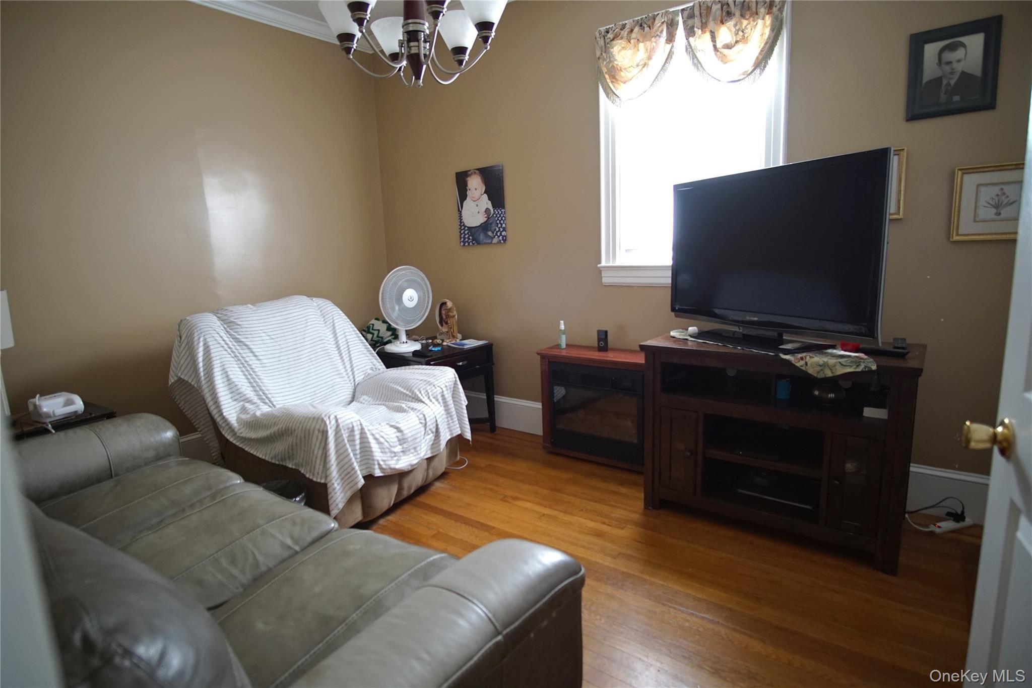 Single Family Esplanade Avenue  Bronx, NY 10469, MLS-1047587-9