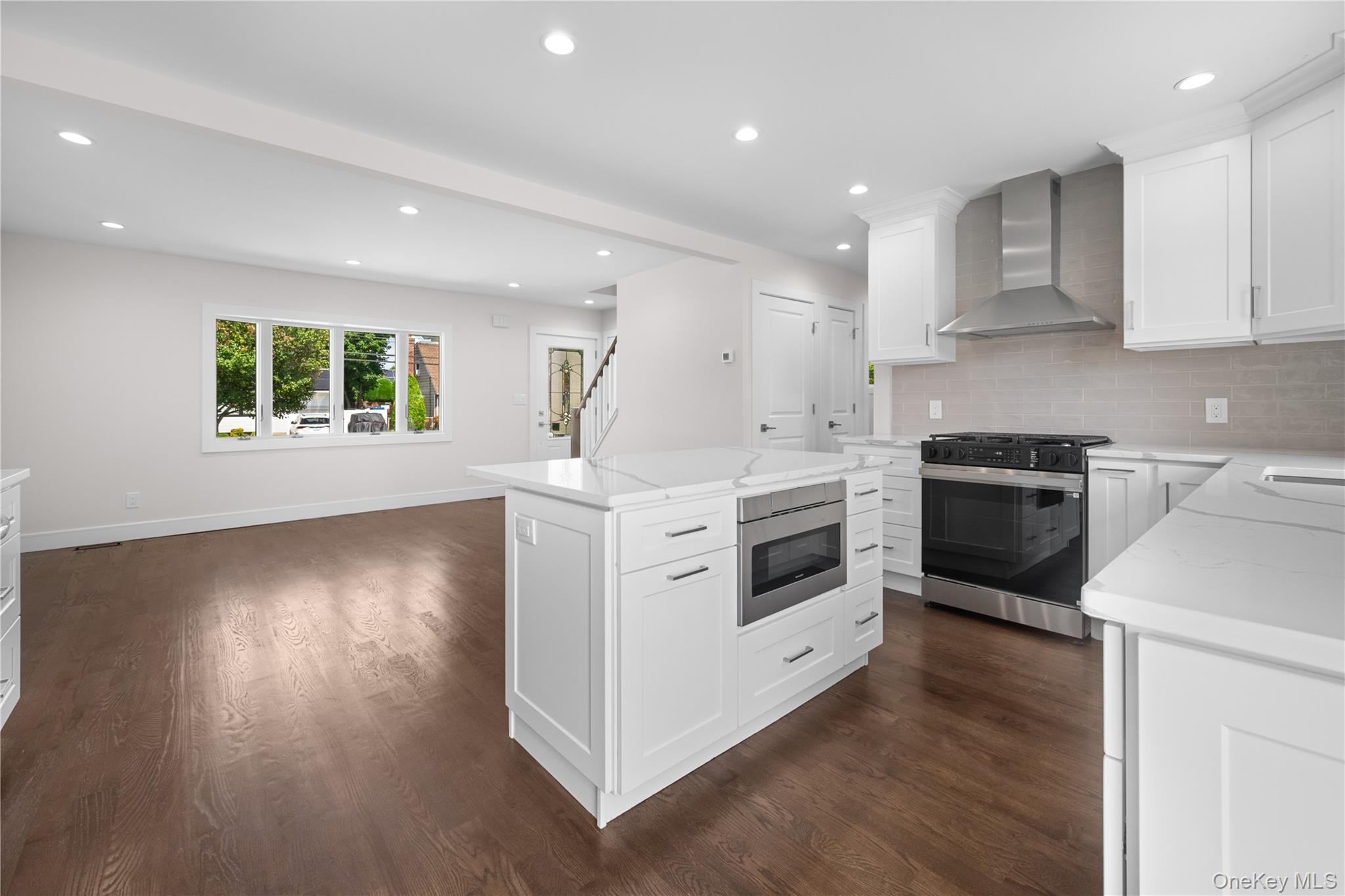 Single Family Lambert Avenue  Nassau County, NY 11735, MLS-1047588-14